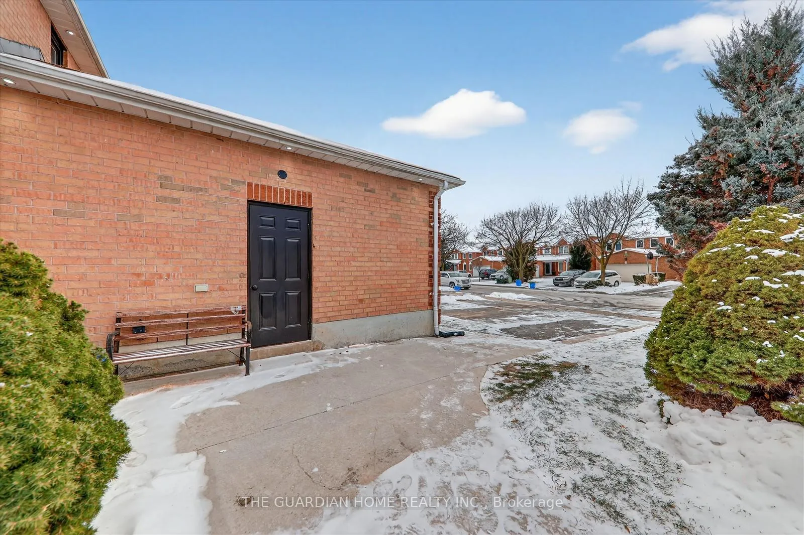 Photo 5 of 1 Arisaig Drive, Vaughan, Maple — HOMEH