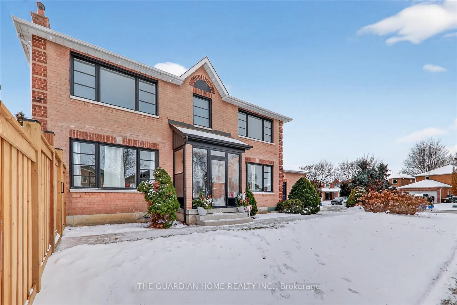Photo 6 of 1 Arisaig Drive, Vaughan, Maple — HOMEH