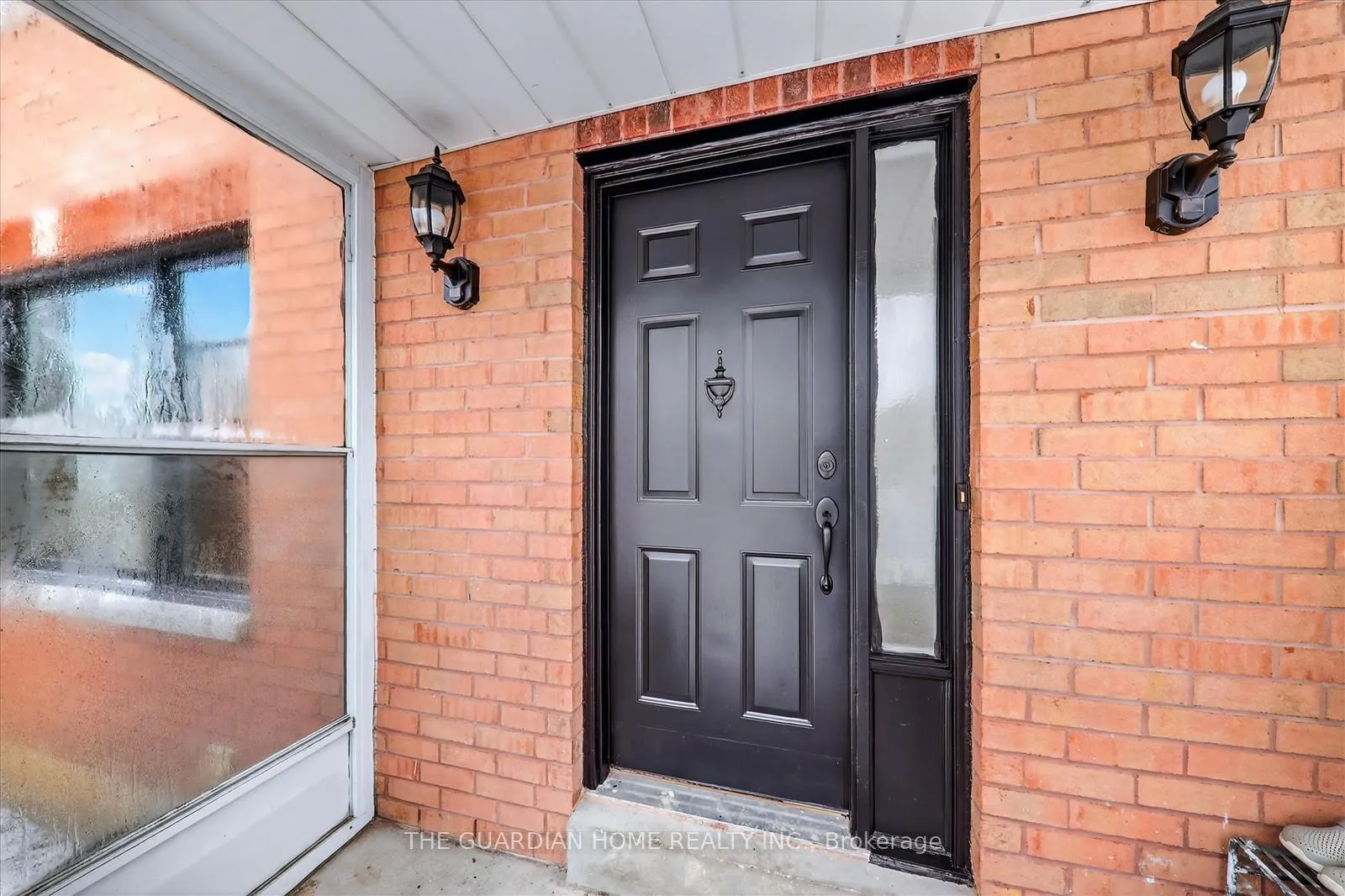 Photo 8 of 1 Arisaig Drive, Vaughan, Maple — HOMEH