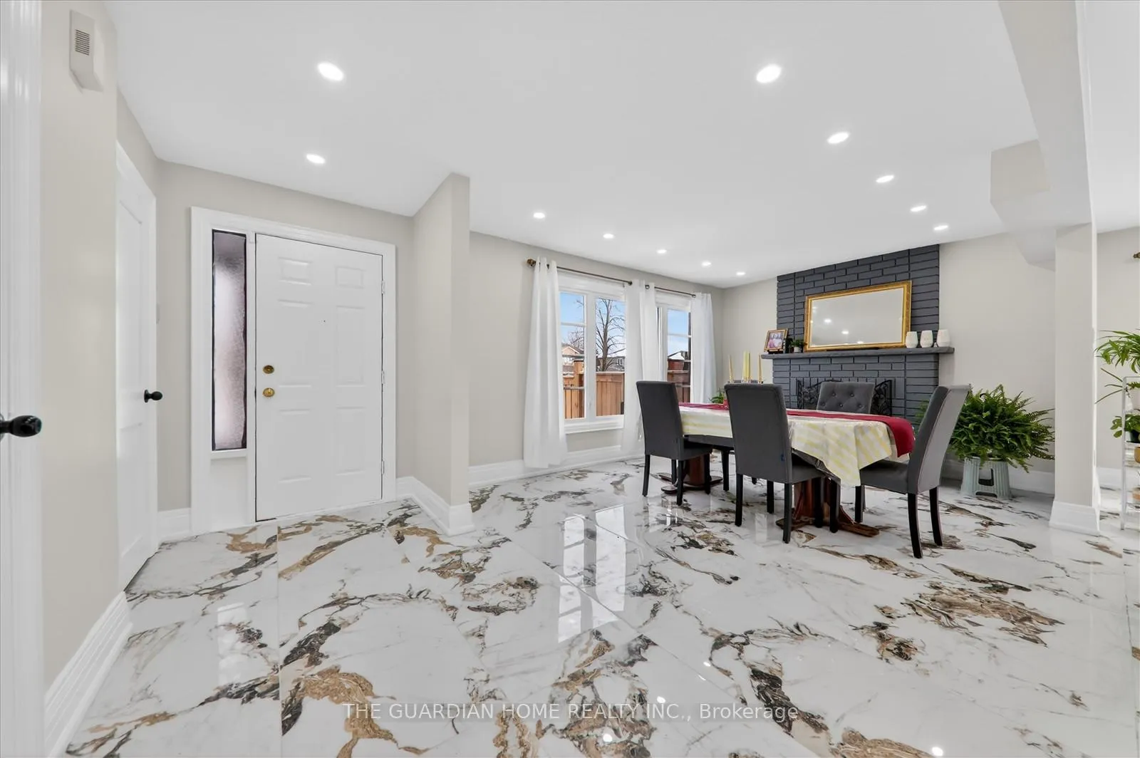 Photo 10 of 1 Arisaig Drive, Vaughan, Maple — HOMEH
