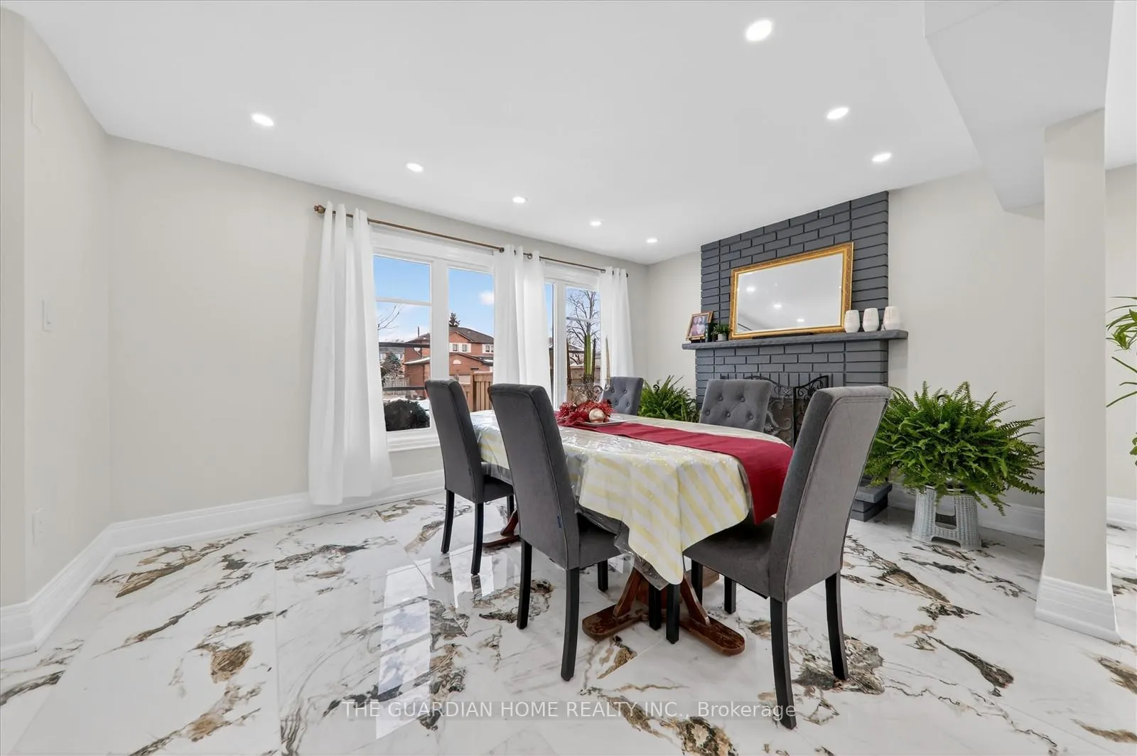 Photo 11 of 1 Arisaig Drive, Vaughan, Maple — HOMEH