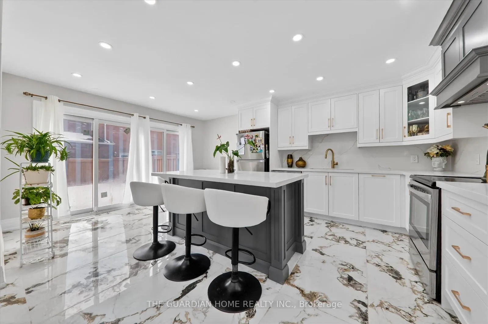 Photo 15 of 1 Arisaig Drive, Vaughan, Maple — HOMEH