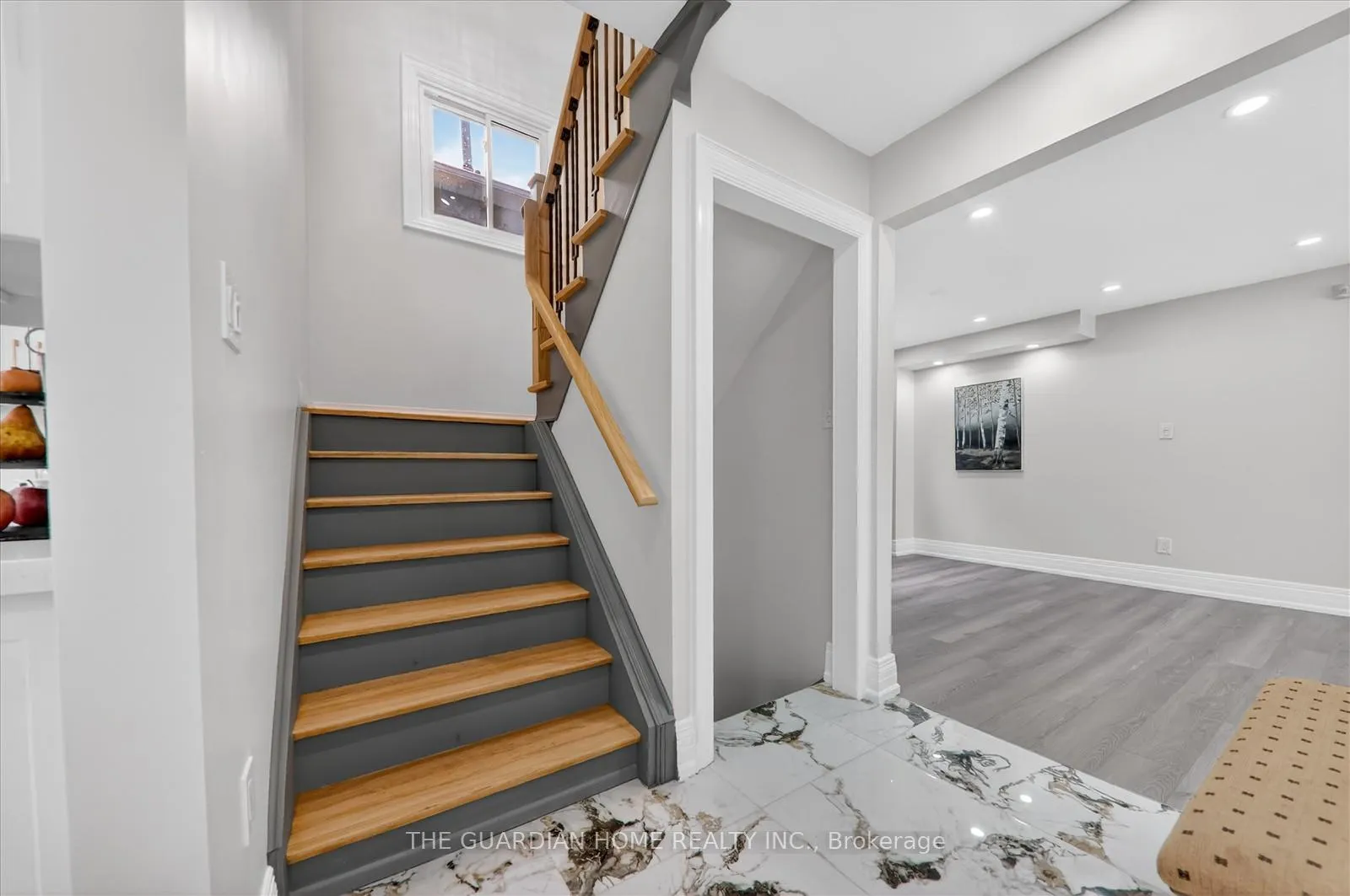 Photo 25 of 1 Arisaig Drive, Vaughan, Maple — HOMEH