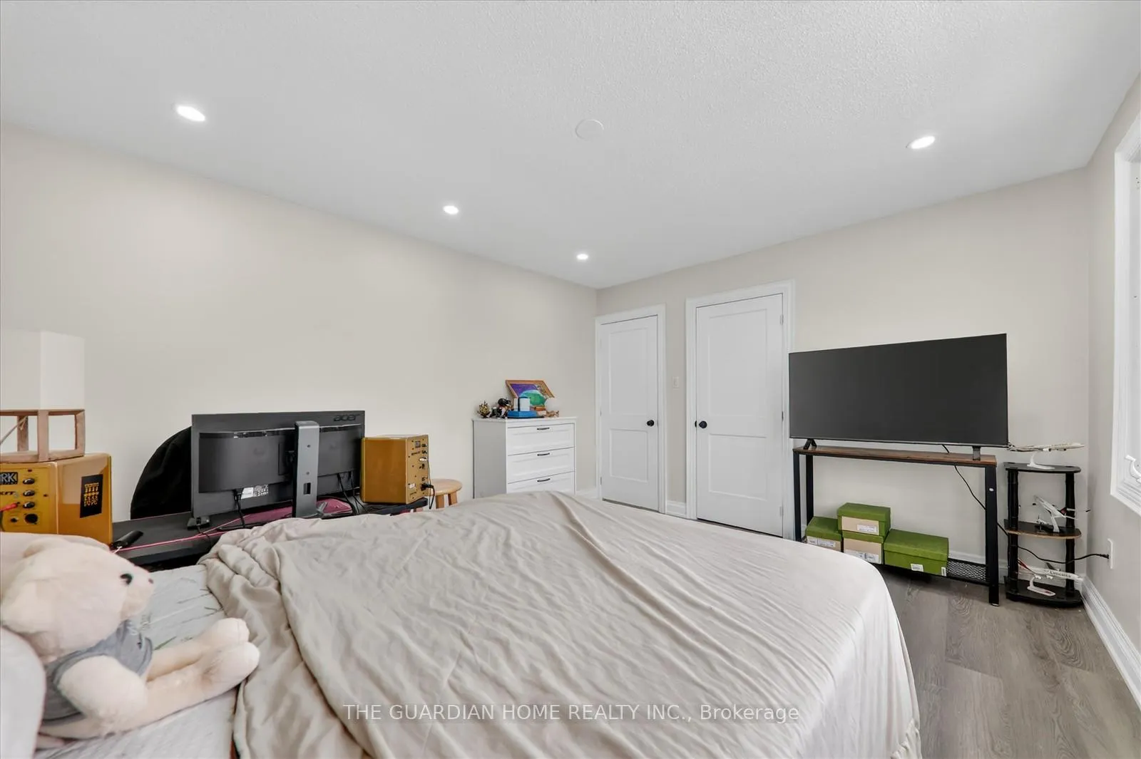 Photo 32 of 1 Arisaig Drive, Vaughan, Maple — HOMEH