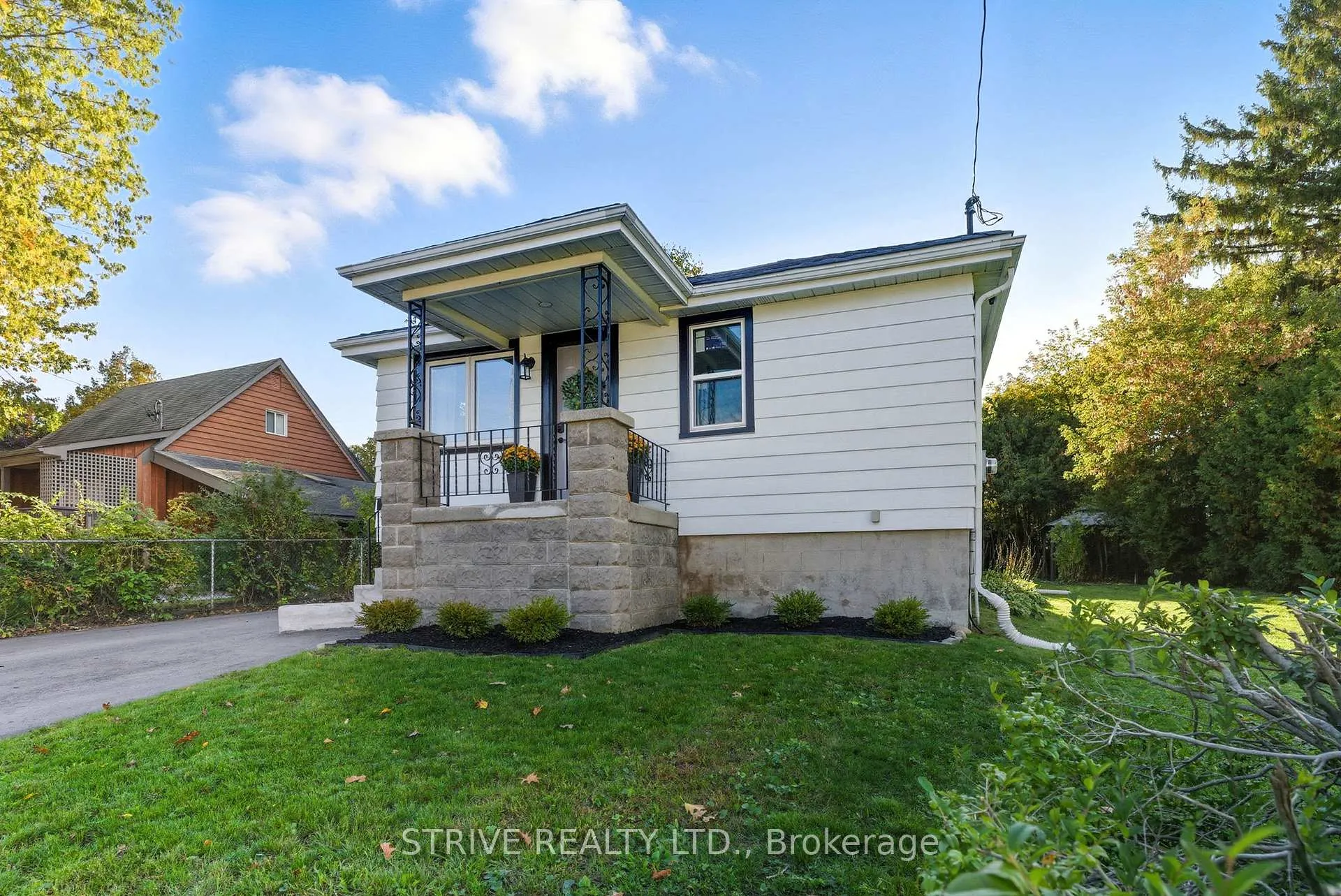 Photo 4 of 1120 Somerville Street, Oshawa, Centennial — HOMEH