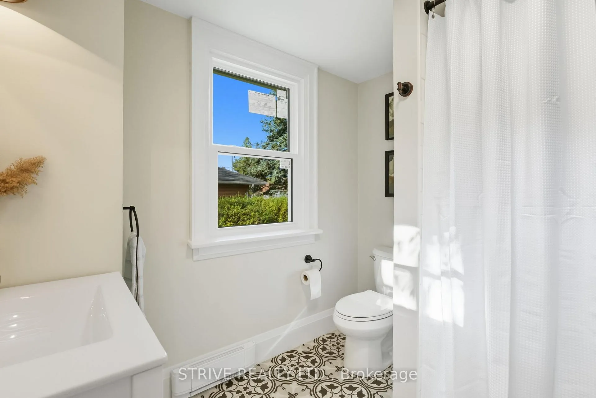 Photo 18 of 1120 Somerville Street, Oshawa, Centennial — HOMEH