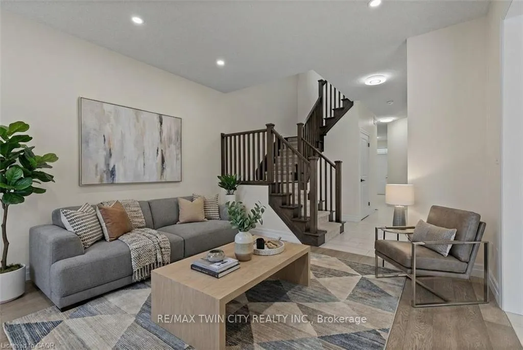 Photo 2 of 352 Chokecherry Crescent, Waterloo — HOMEH