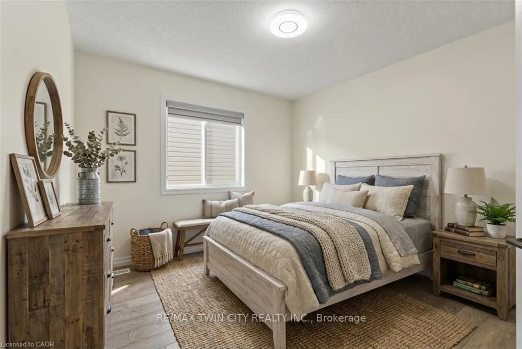 Photo 12 of 352 Chokecherry Crescent, Waterloo — HOMEH