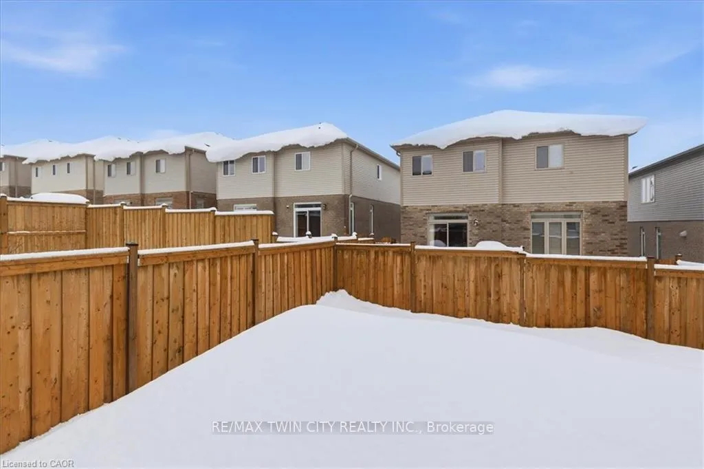 Photo 15 of 352 Chokecherry Crescent, Waterloo — HOMEH