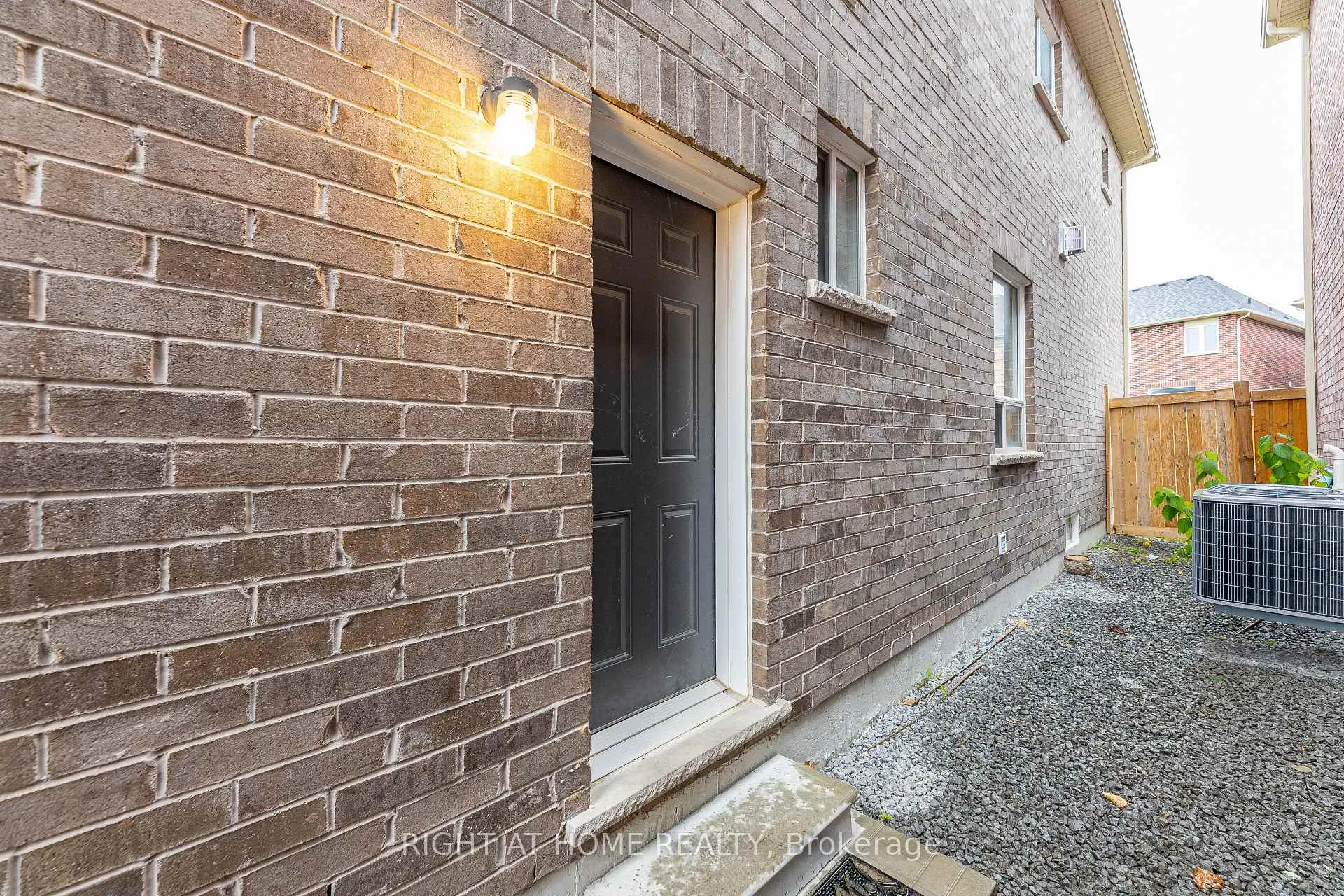 Photo 3 of 2296 Secreto Drive, Oshawa, Windfields — HOMEH