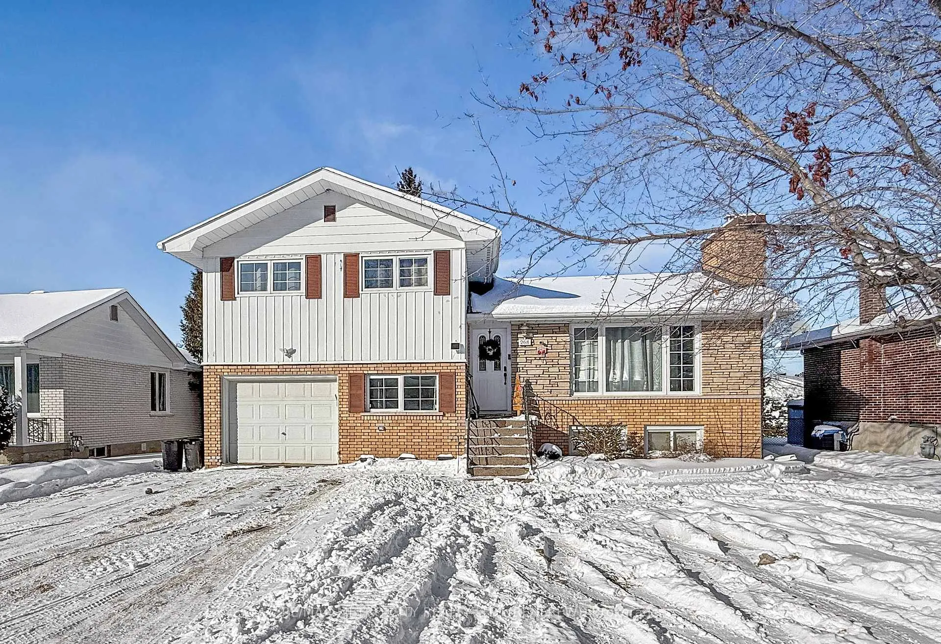 Photo 2 of 268 Wade Avenue, Renfrew — HOMEH