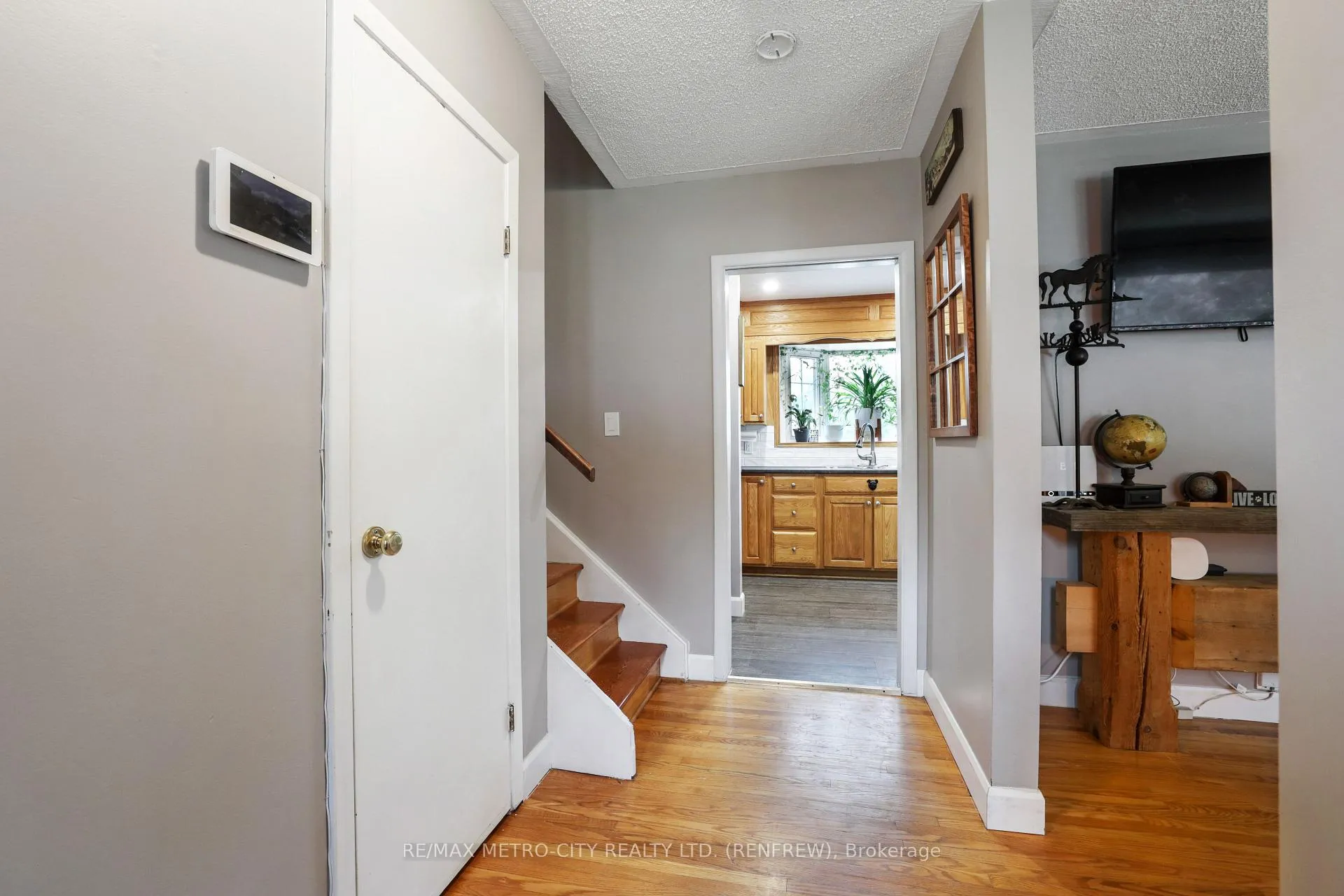 Photo 6 of 268 Wade Avenue, Renfrew — HOMEH