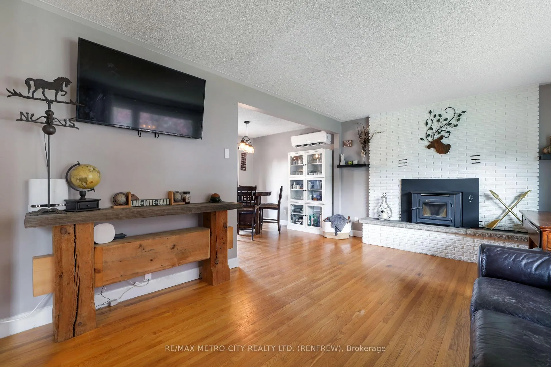 Photo 9 of 268 Wade Avenue, Renfrew — HOMEH