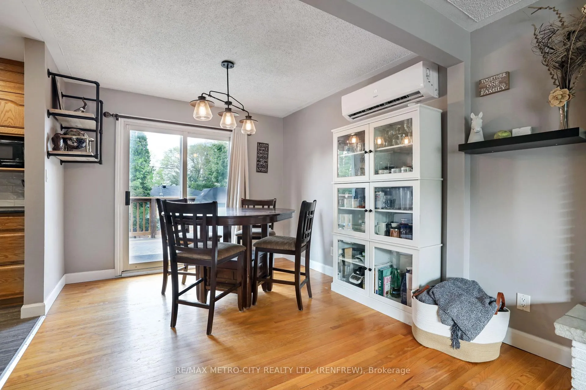 Photo 11 of 268 Wade Avenue, Renfrew — HOMEH