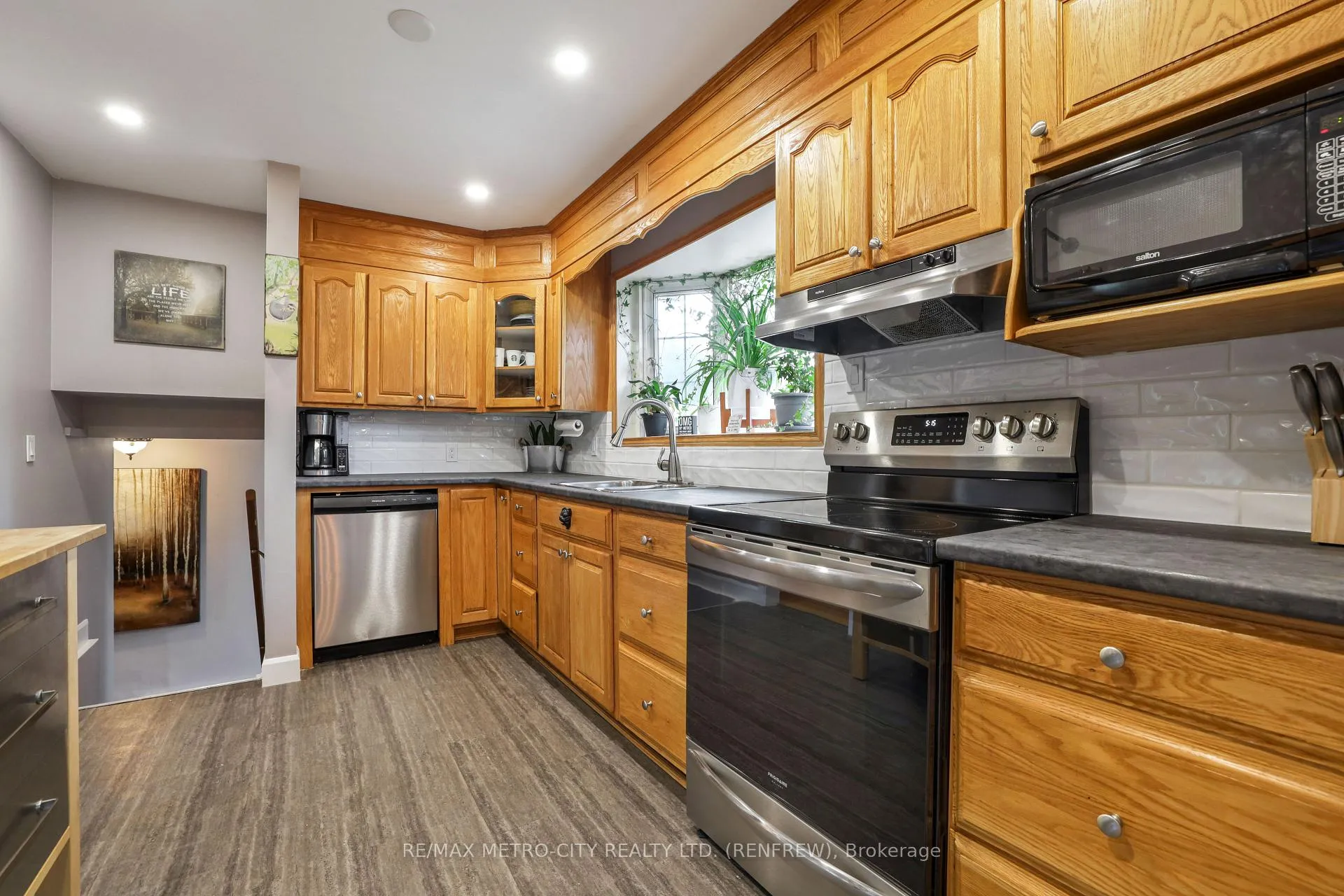 Photo 14 of 268 Wade Avenue, Renfrew — HOMEH