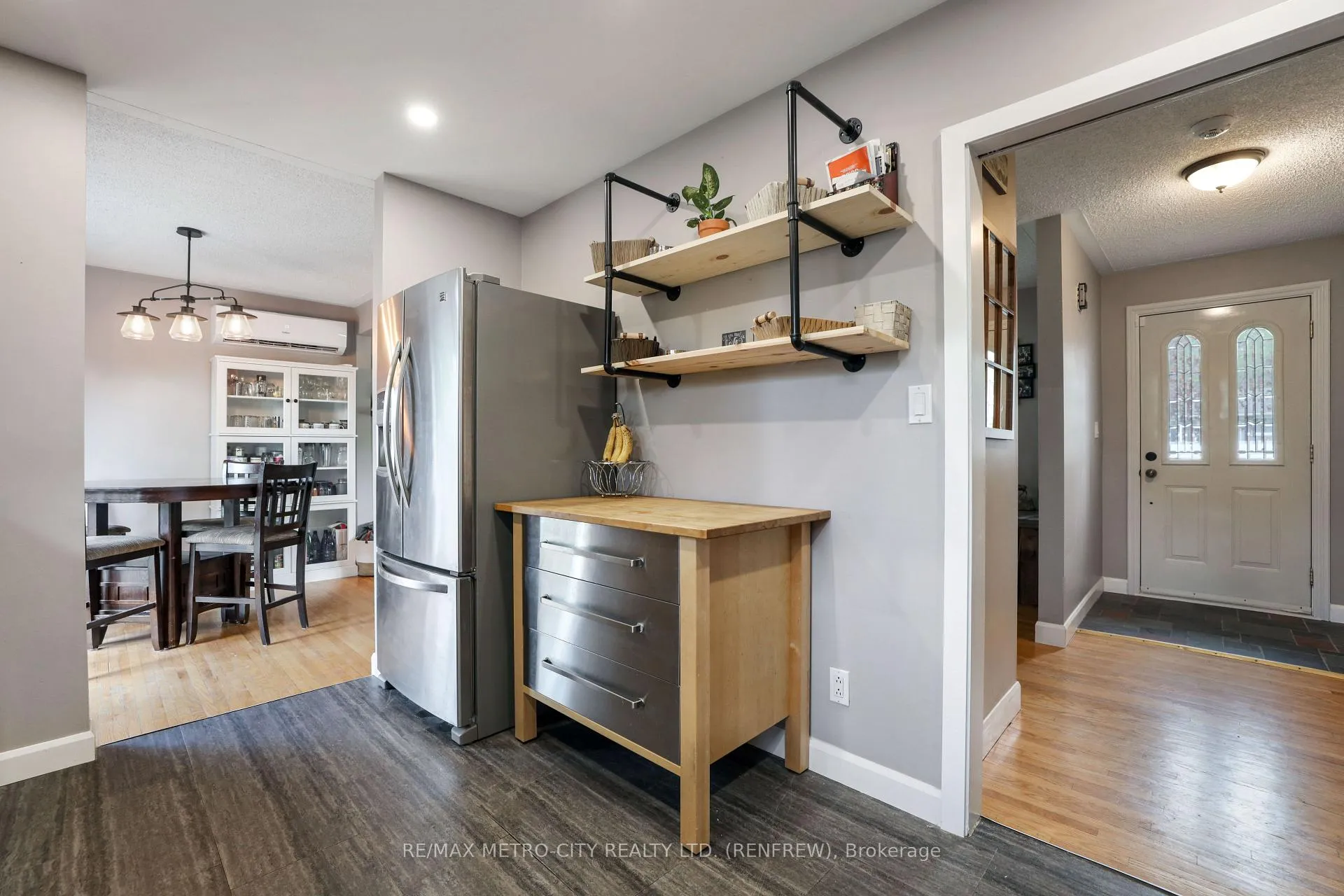 Photo 16 of 268 Wade Avenue, Renfrew — HOMEH