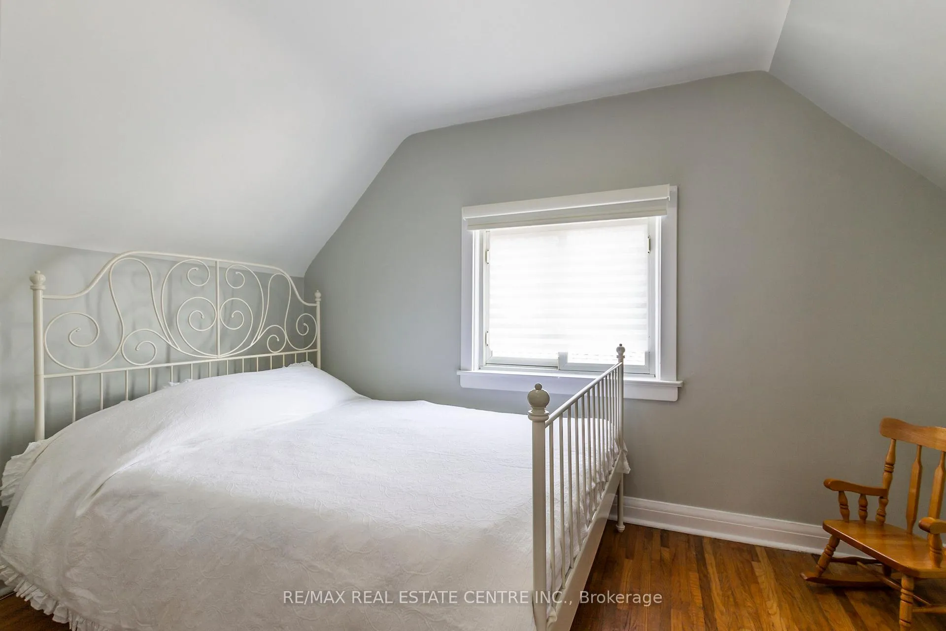 Photo 13 of 20 West 1st Street, Hamilton, Bonnington — HOMEH