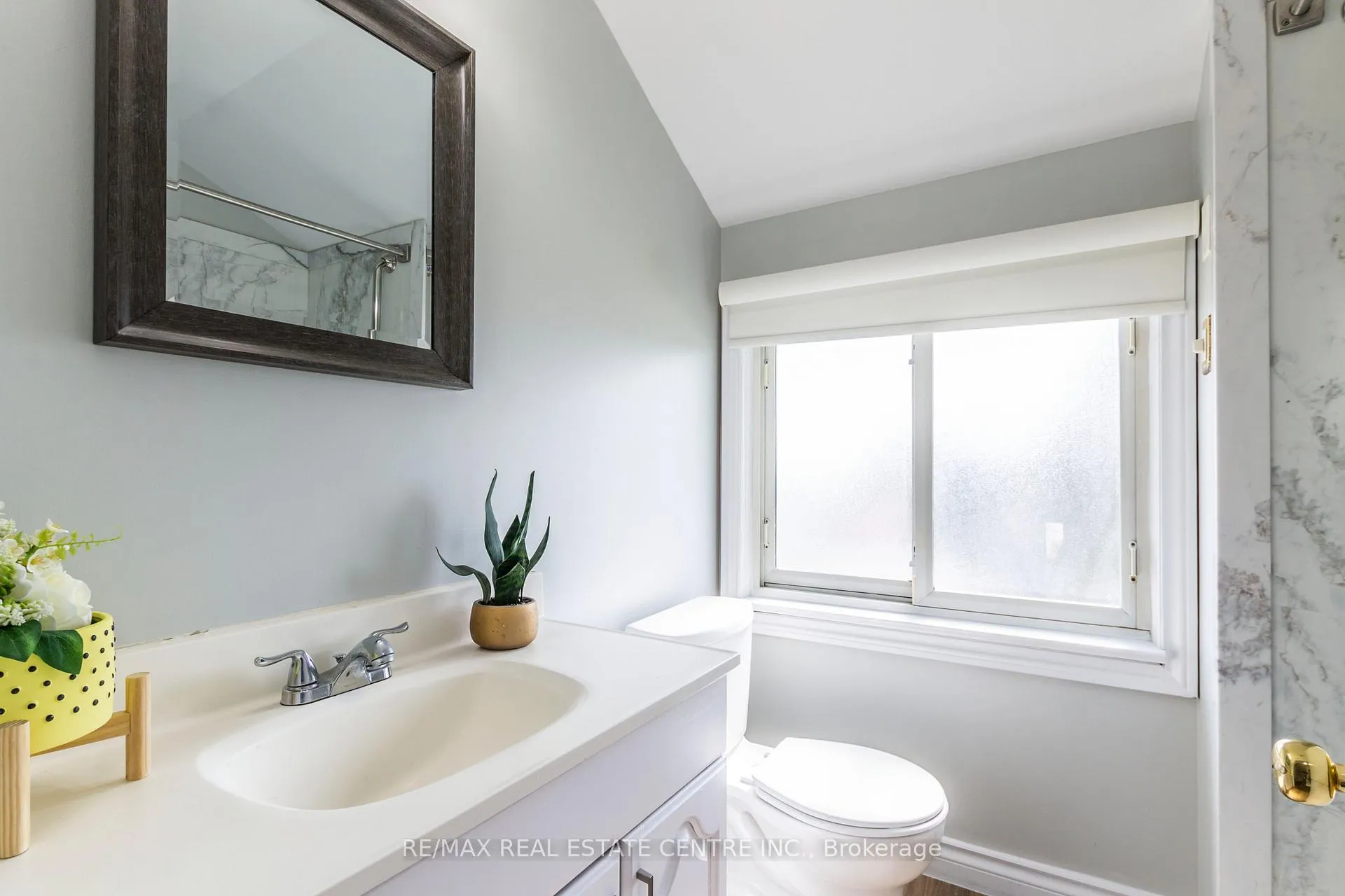 Photo 15 of 20 West 1st Street, Hamilton, Bonnington — HOMEH