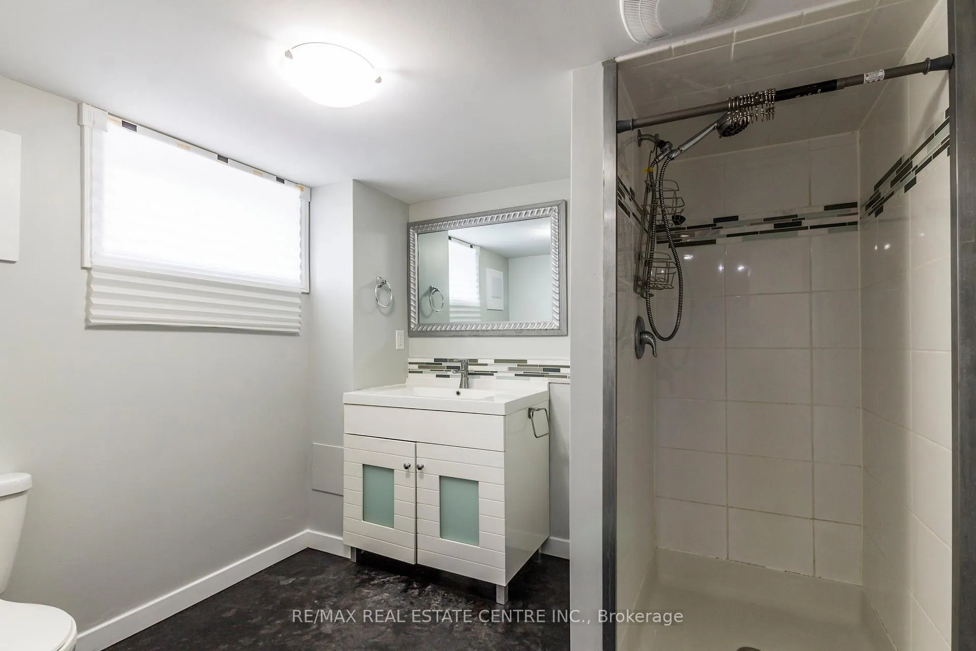 Photo 21 of 20 West 1st Street, Hamilton, Bonnington — HOMEH