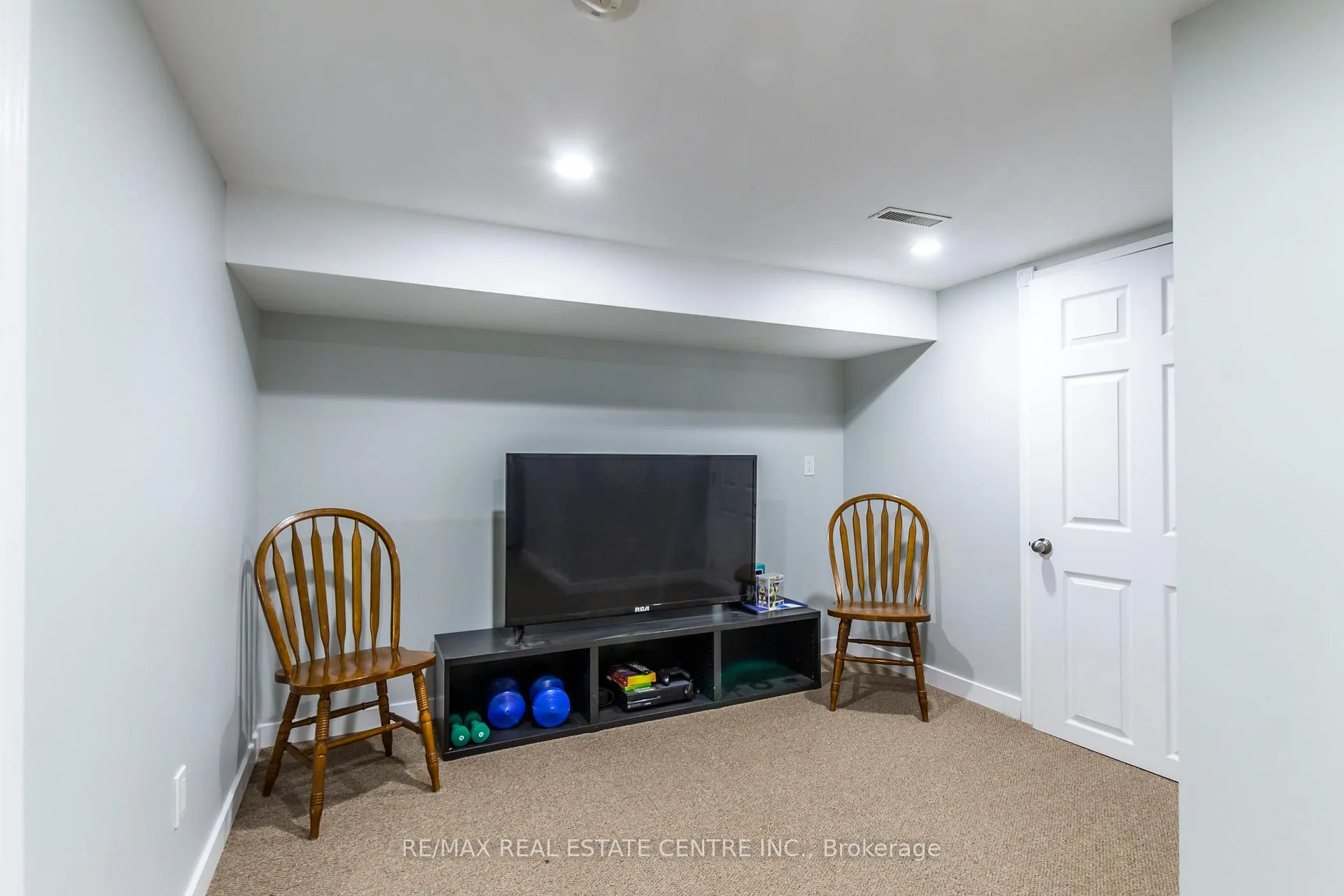Photo 25 of 20 West 1st Street, Hamilton, Bonnington — HOMEH