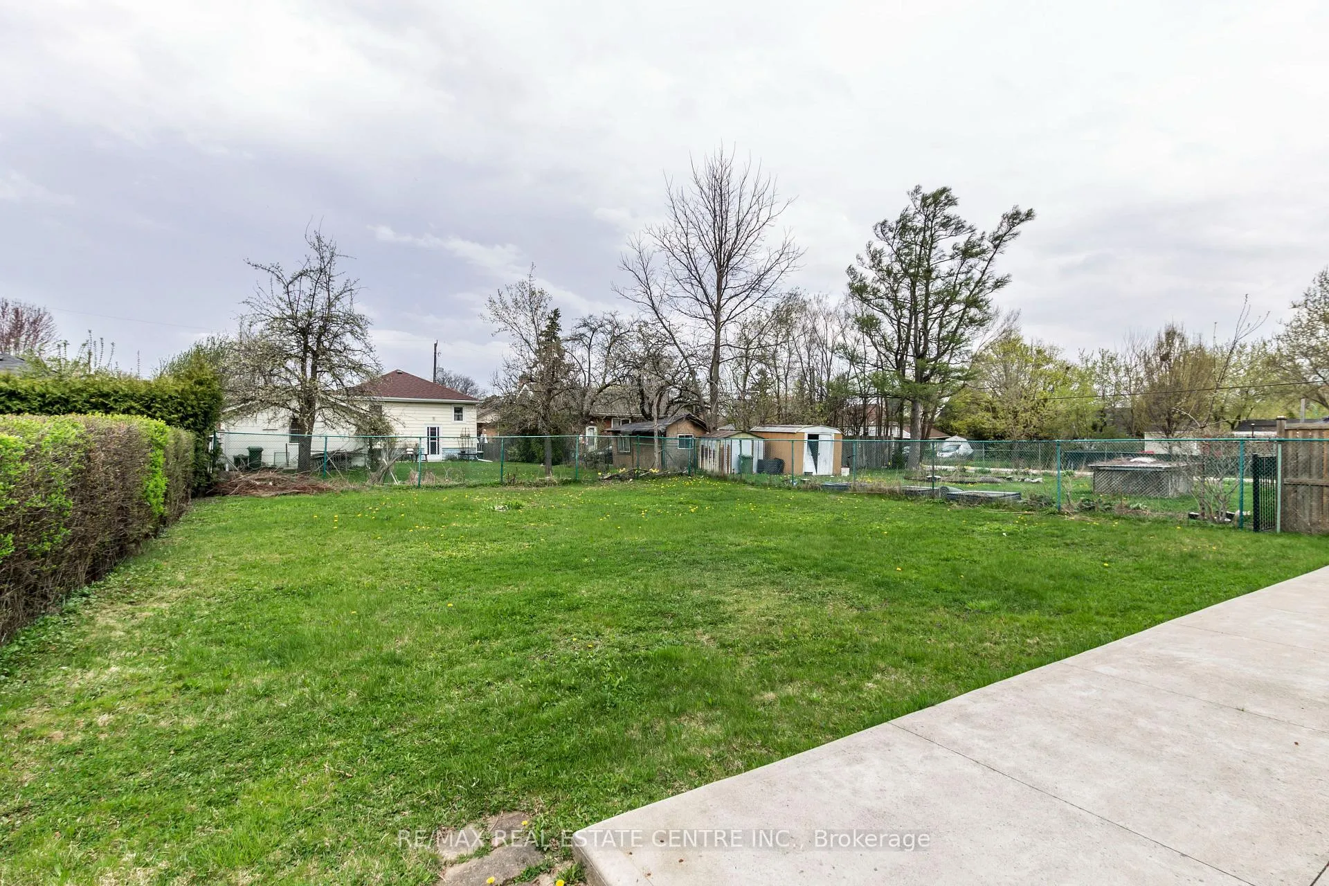 Photo 32 of 20 West 1st Street, Hamilton, Bonnington — HOMEH
