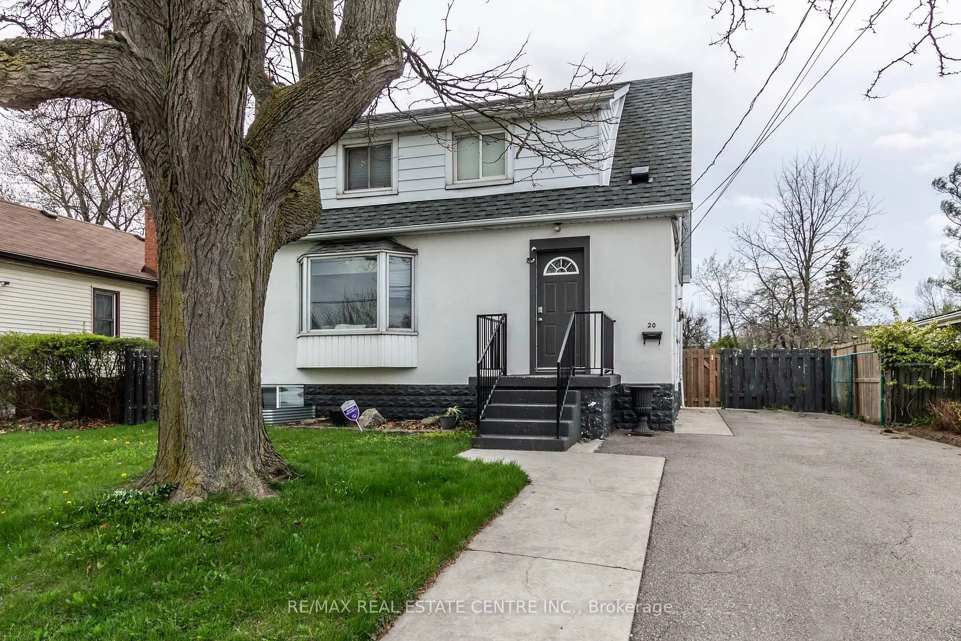 Photo 33 of 20 West 1st Street, Hamilton, Bonnington — HOMEH