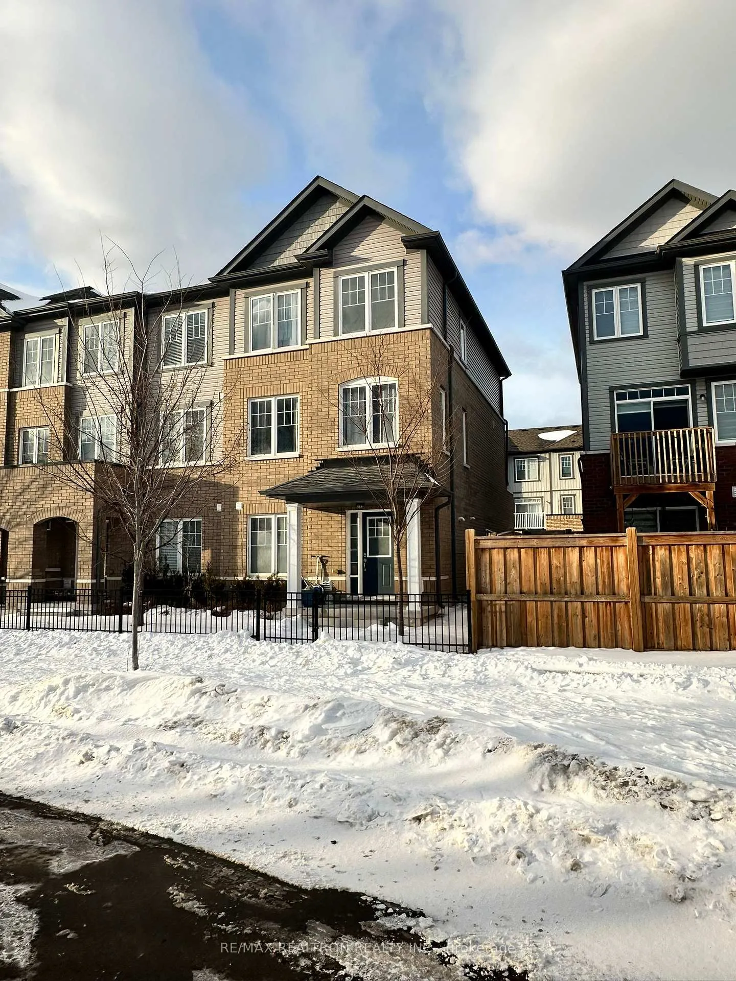 Front of 835 Atwater Path