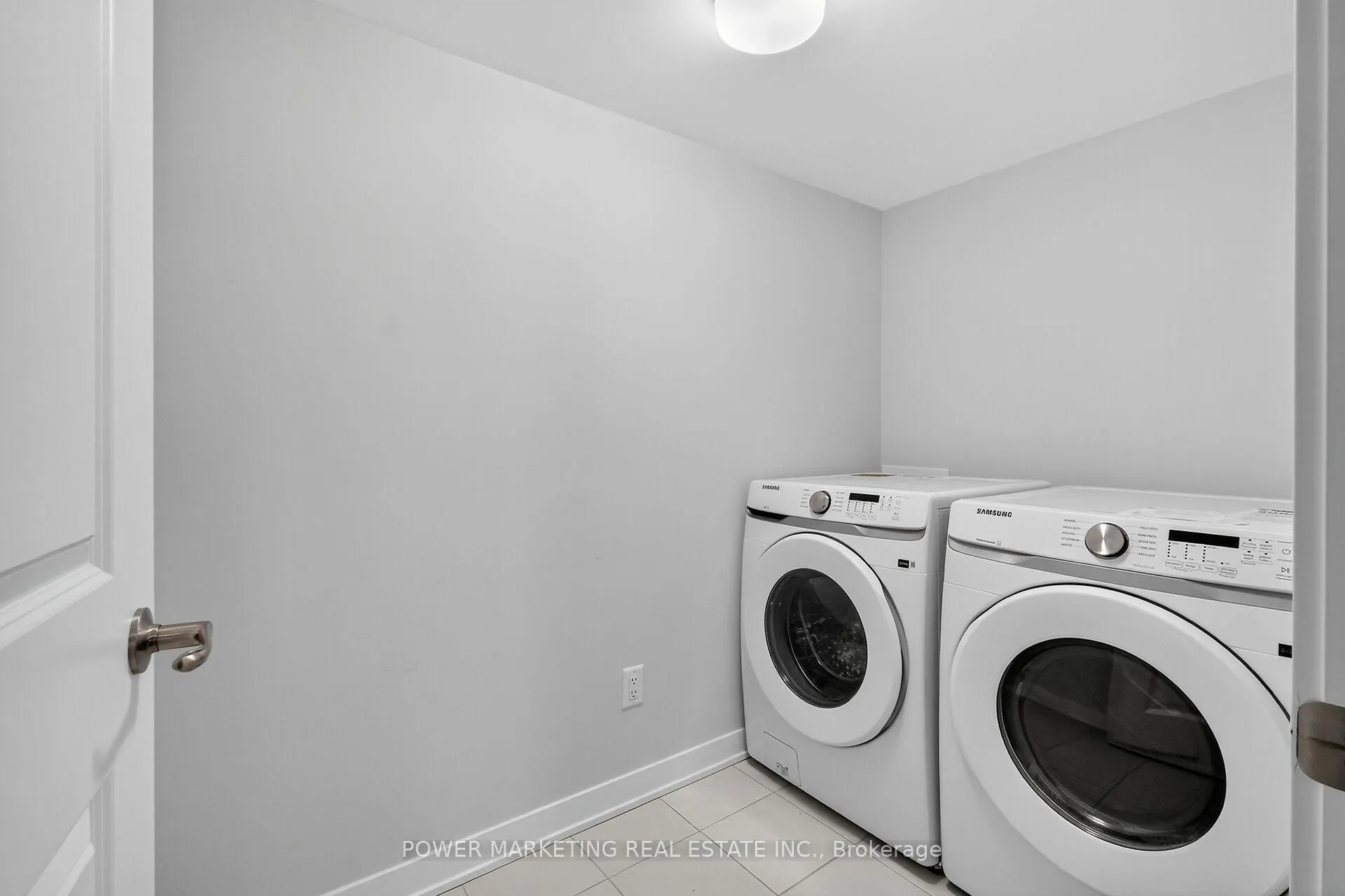 Photo 8 of 715 Hydrus Private, Ottawa, Barrhaven - Half Moon Bay — HOMEH