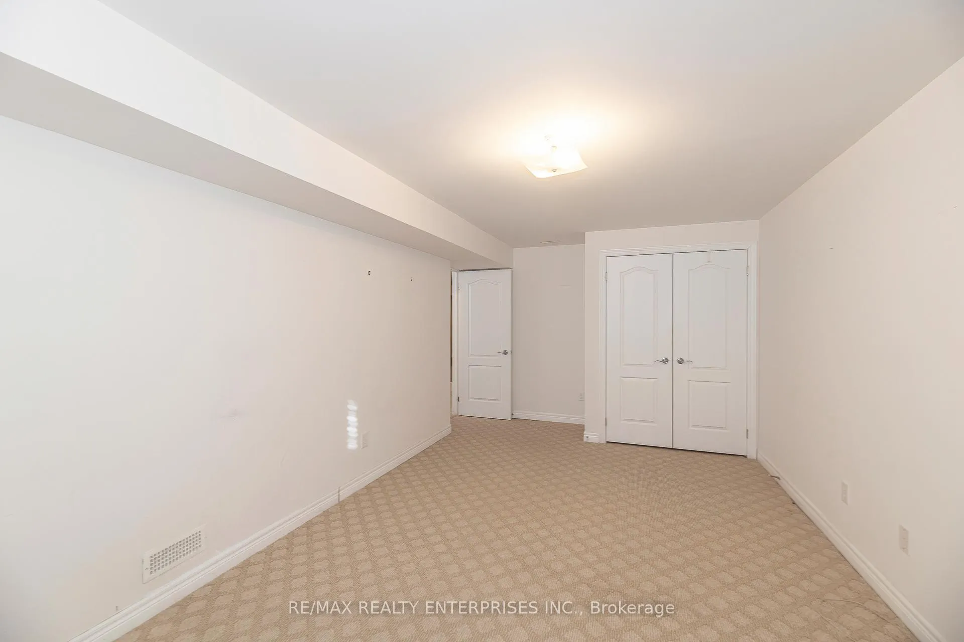 Photo 24 of 802 Coldstream Drive, Oshawa, Samac — HOMEH
