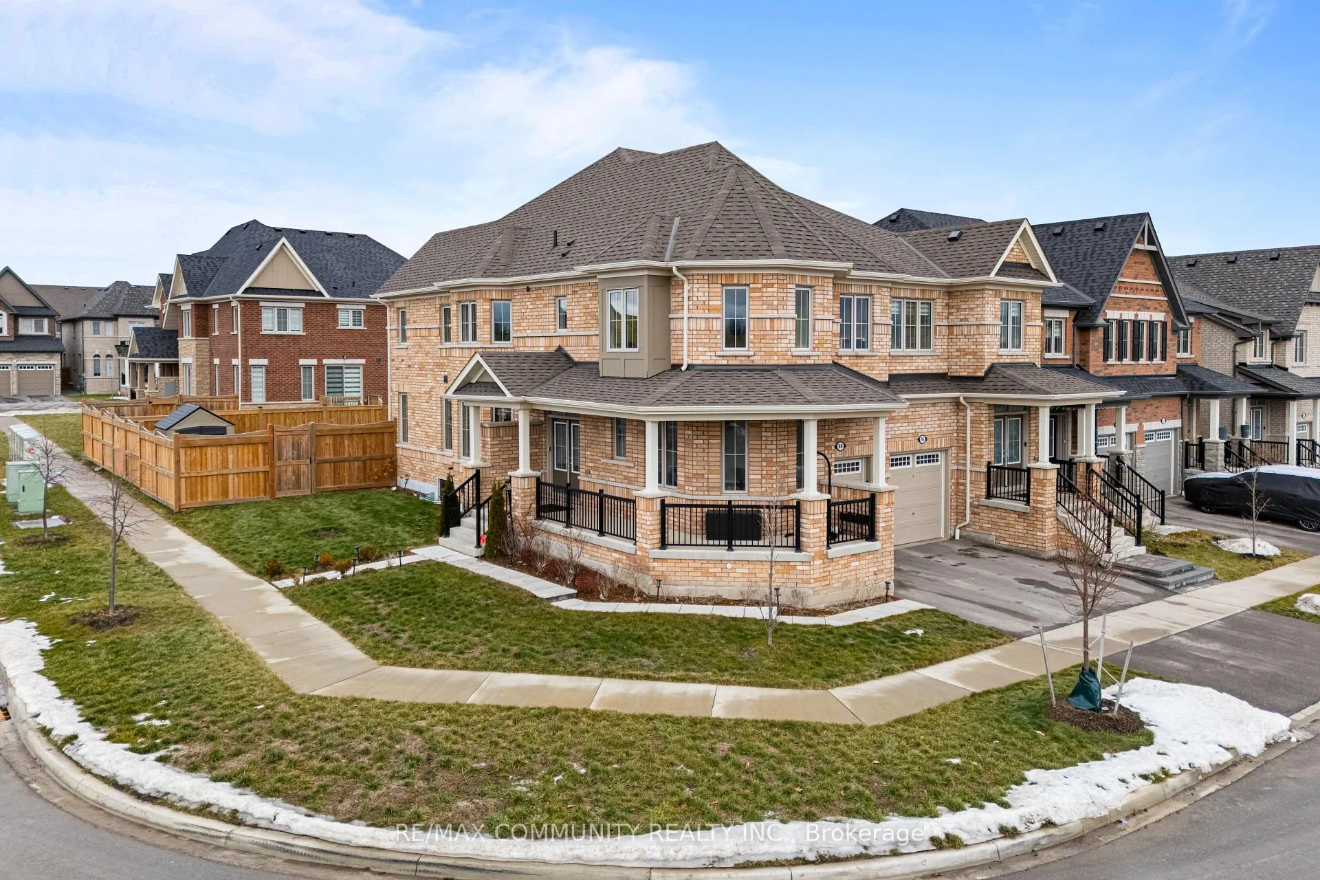 Photo 2 of 88 Littlewood Drive, Whitby, Rural Whitby — HOMEH