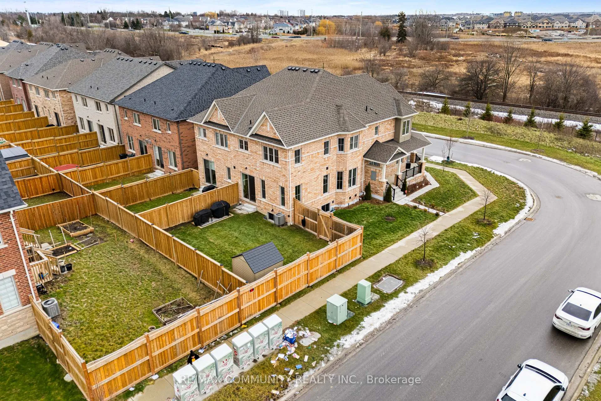 Photo 4 of 88 Littlewood Drive, Whitby, Rural Whitby — HOMEH