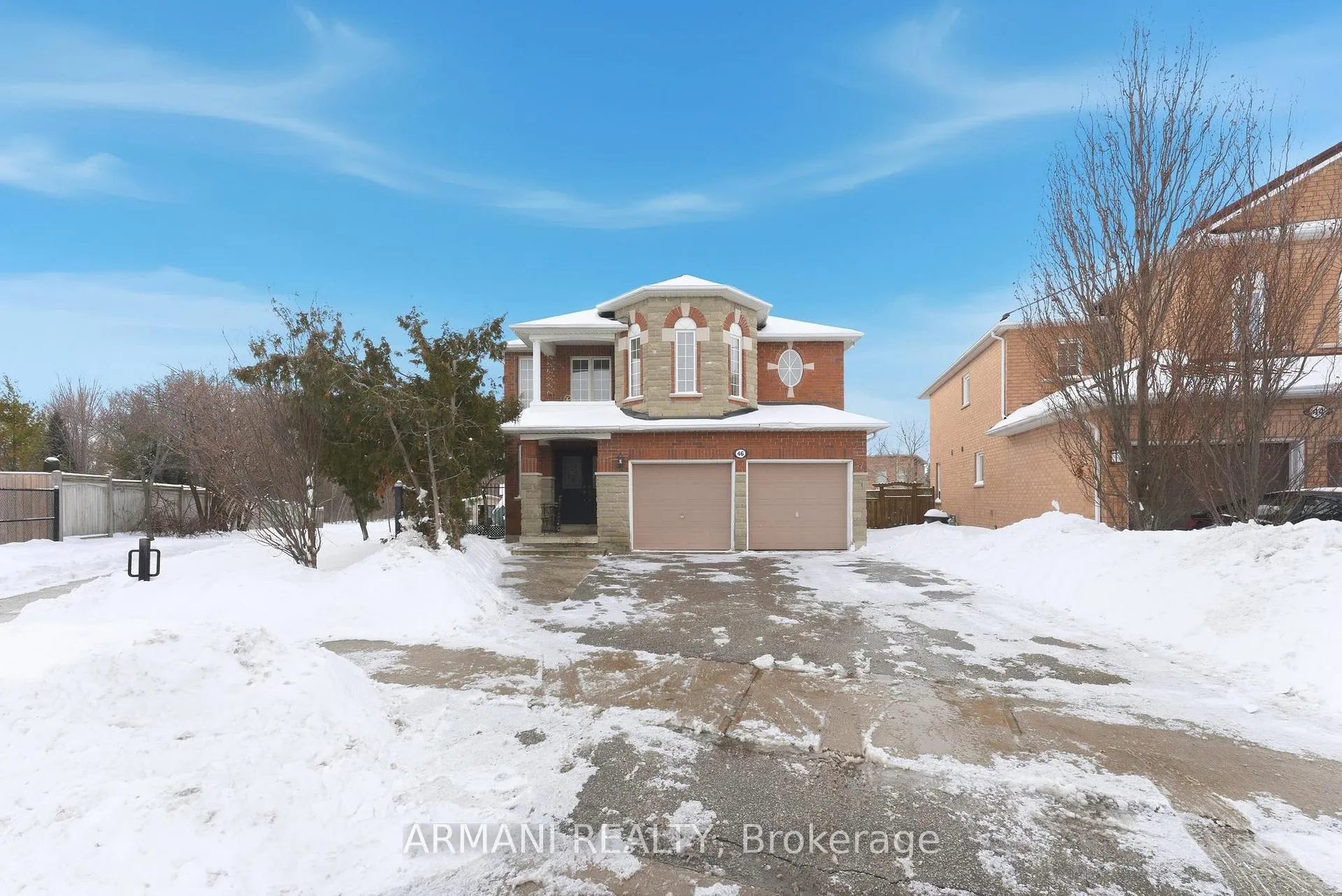 Photo 2 of 46 Purcell Crescent, Vaughan, Maple — HOMEH