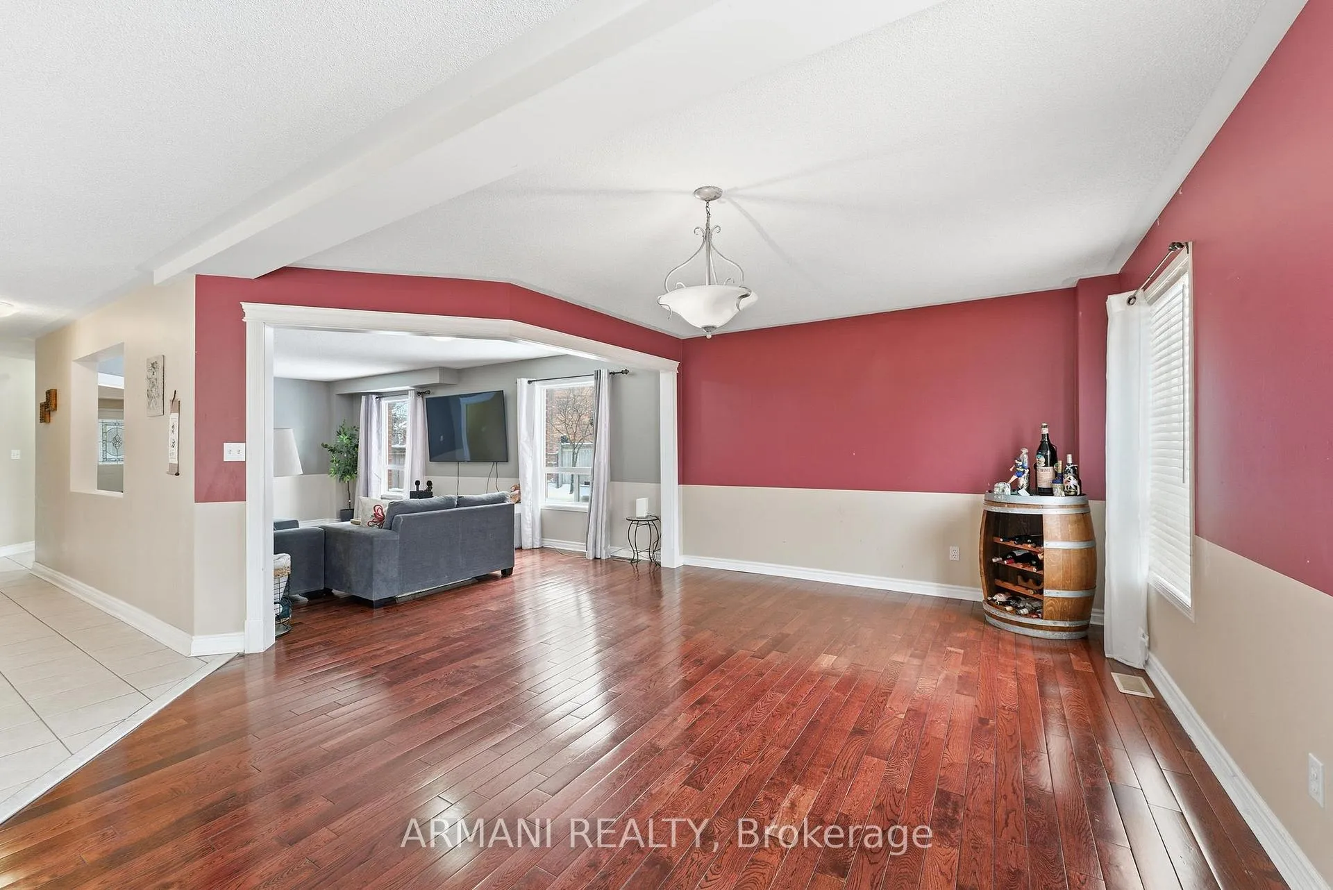 Photo 9 of 46 Purcell Crescent, Vaughan, Maple — HOMEH