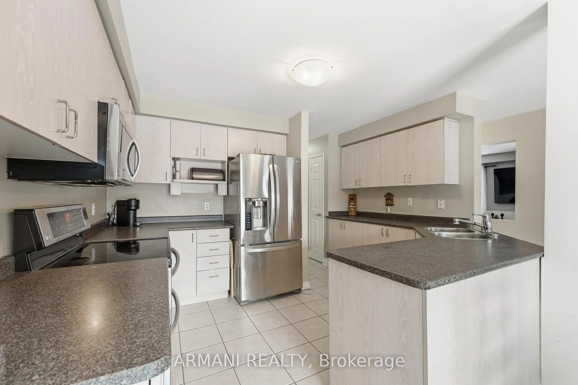 Photo 14 of 46 Purcell Crescent, Vaughan, Maple — HOMEH