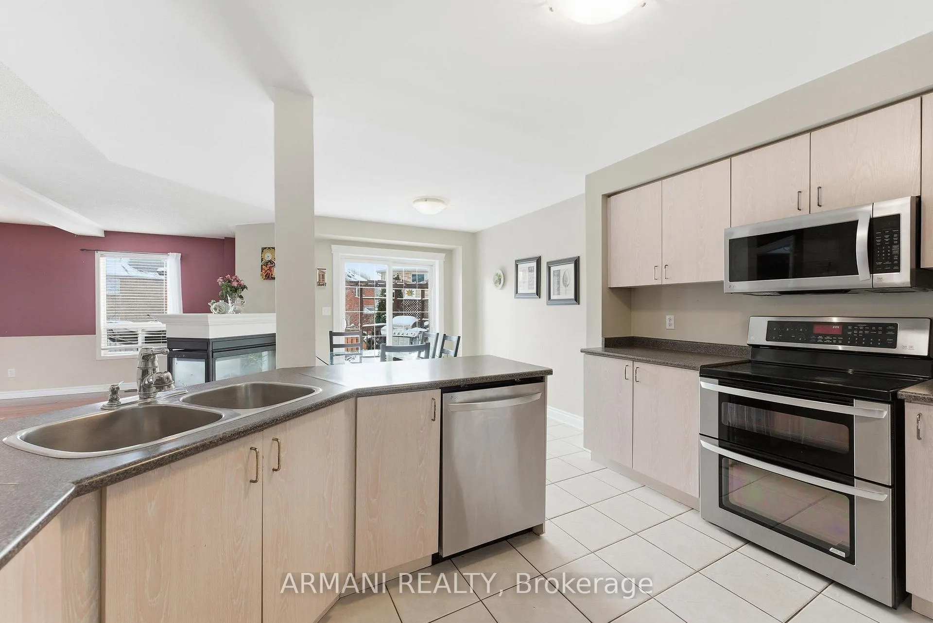 Photo 15 of 46 Purcell Crescent, Vaughan, Maple — HOMEH