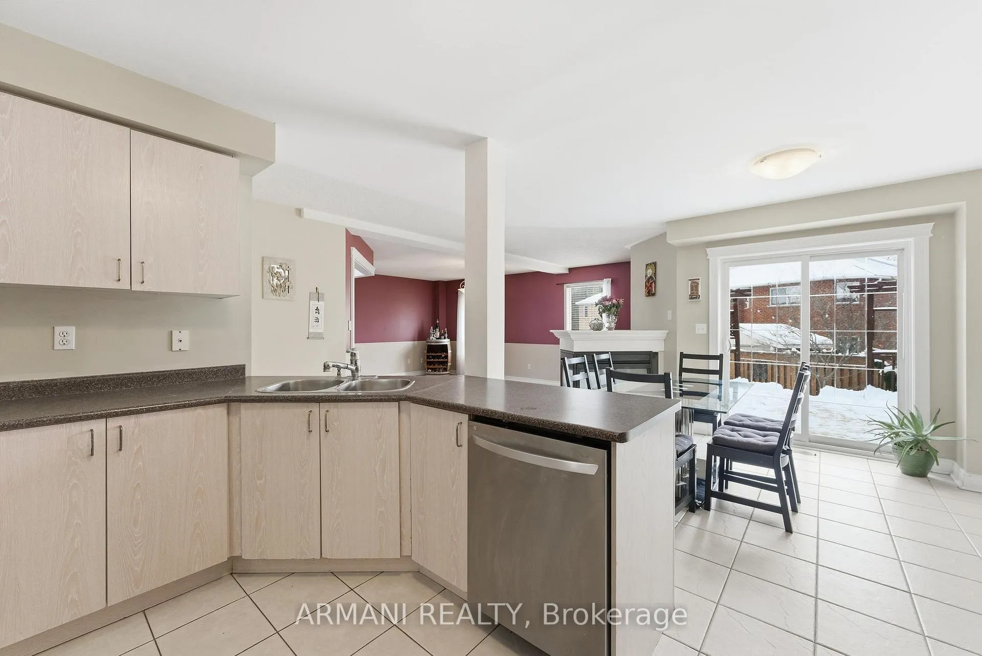 Photo 16 of 46 Purcell Crescent, Vaughan, Maple — HOMEH