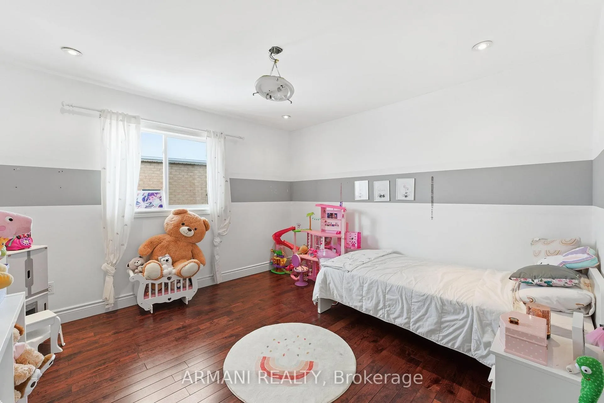 Photo 30 of 46 Purcell Crescent, Vaughan, Maple — HOMEH