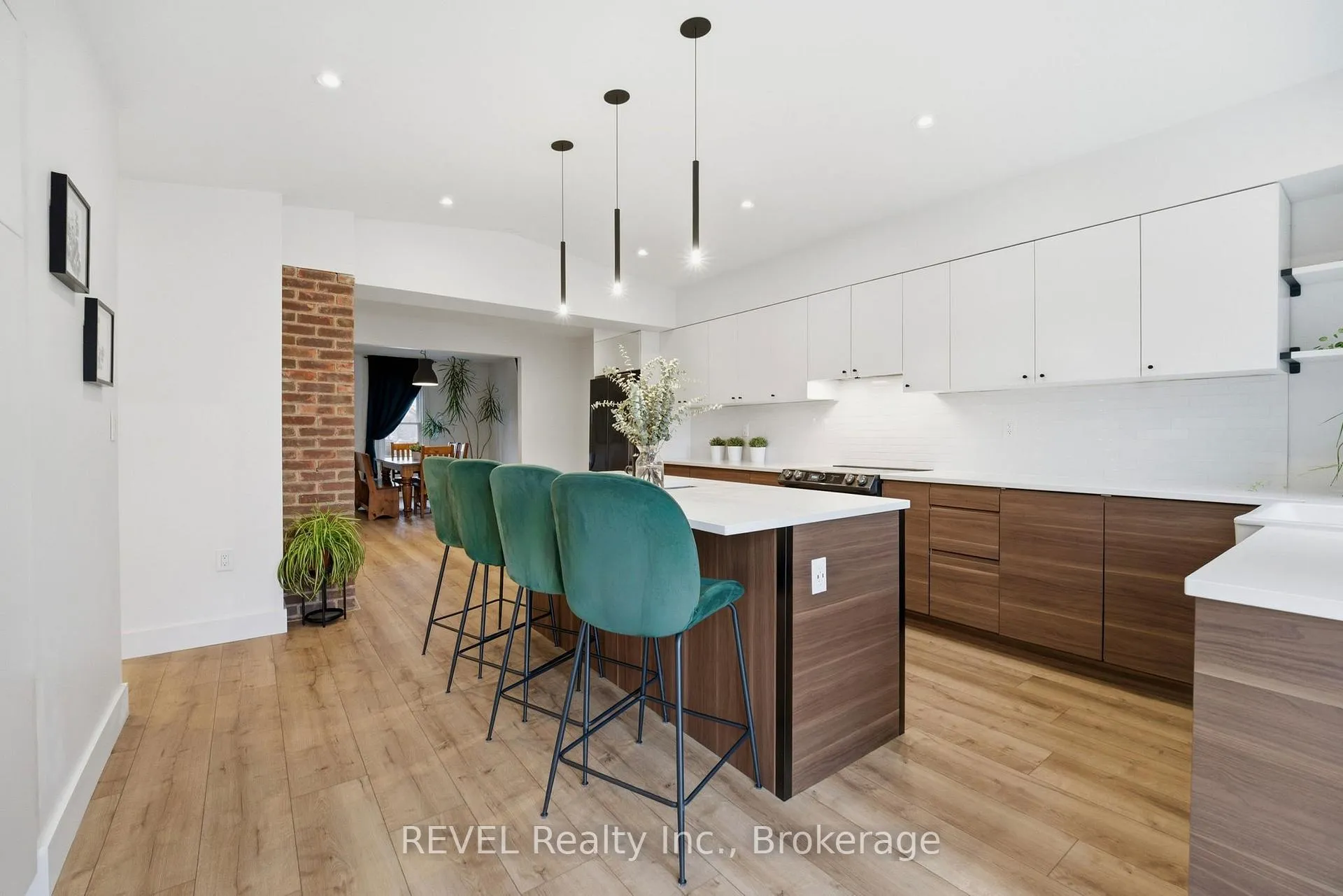 Photo 4 of 18 Lincoln Avenue, St. Catharines, Oakdale — HOMEH