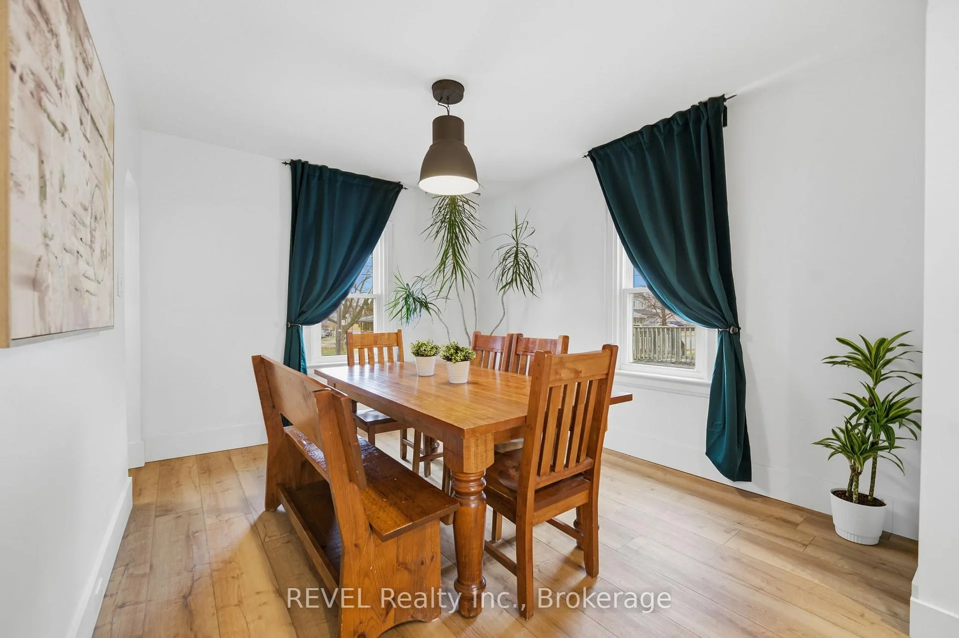 Photo 12 of 18 Lincoln Avenue, St. Catharines, Oakdale — HOMEH