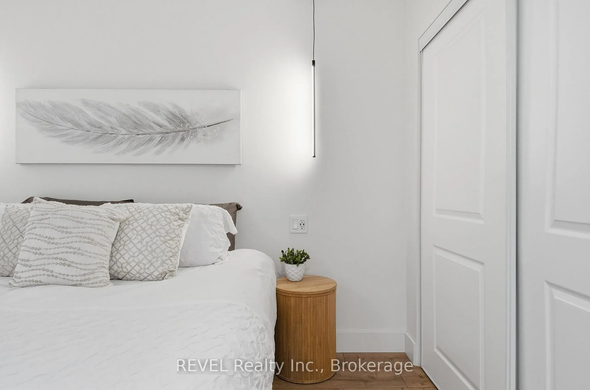 Photo 13 of 18 Lincoln Avenue, St. Catharines, Oakdale — HOMEH