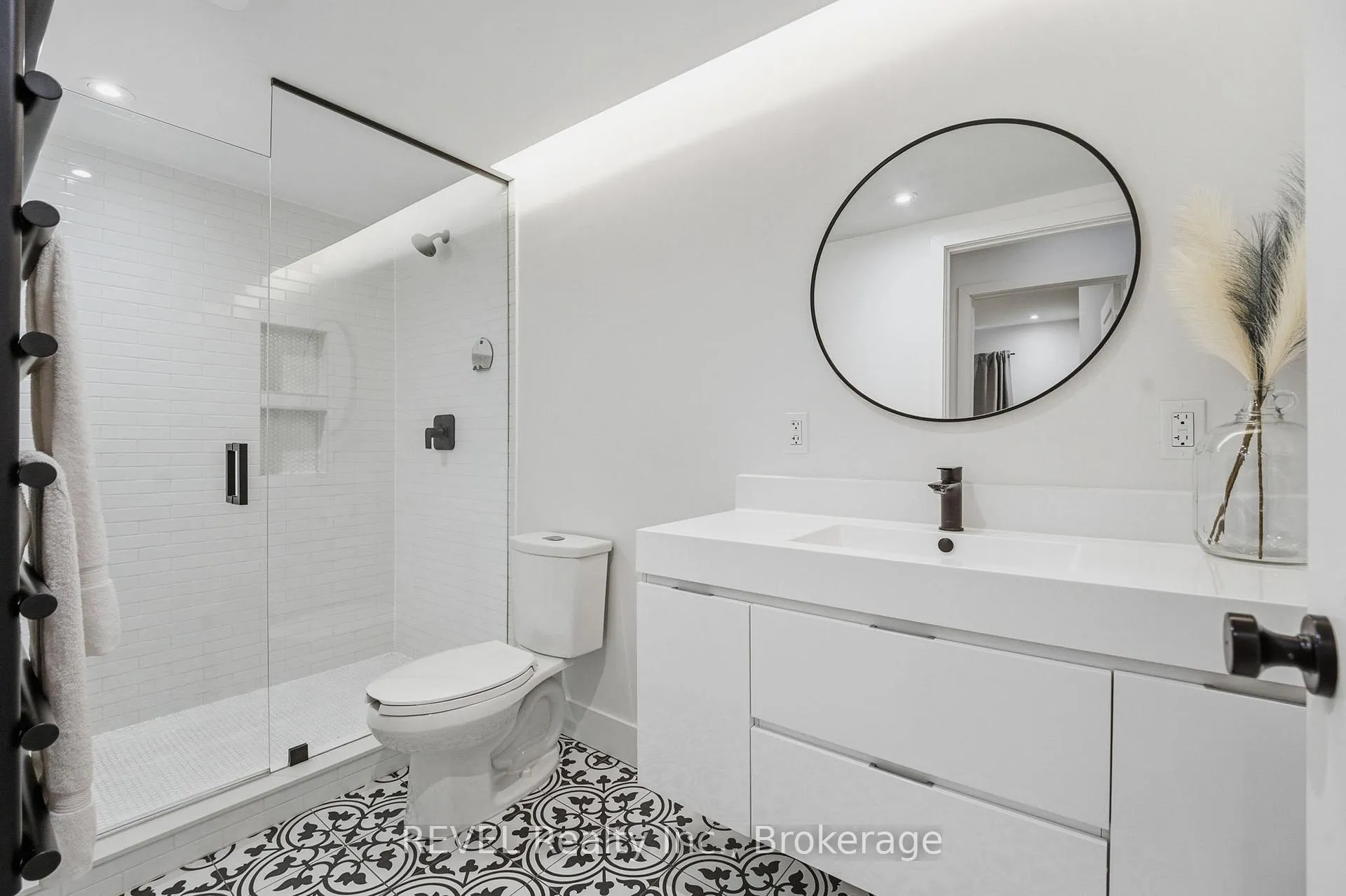 Photo 15 of 18 Lincoln Avenue, St. Catharines, Oakdale — HOMEH