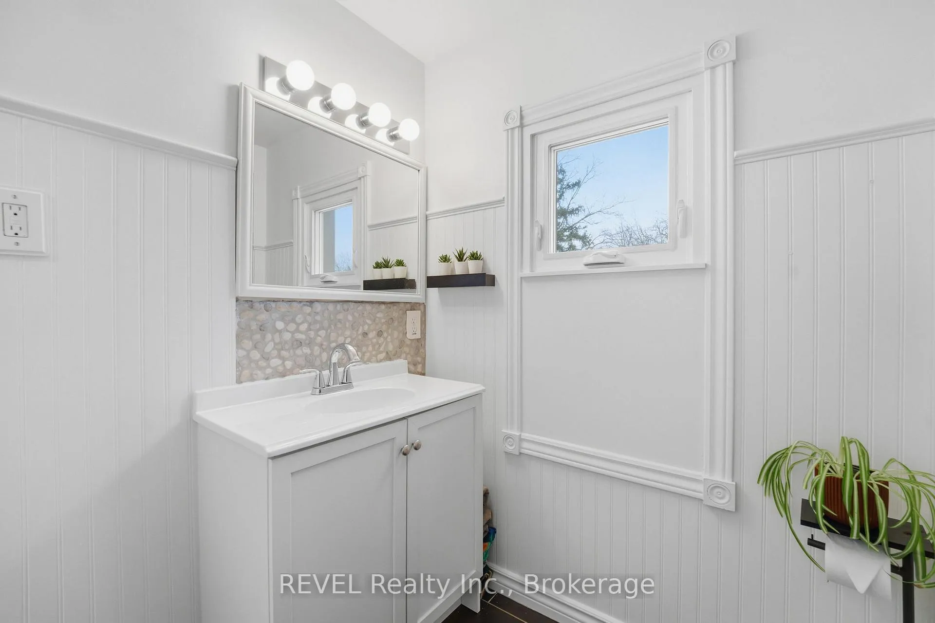 Photo 23 of 18 Lincoln Avenue, St. Catharines, Oakdale — HOMEH