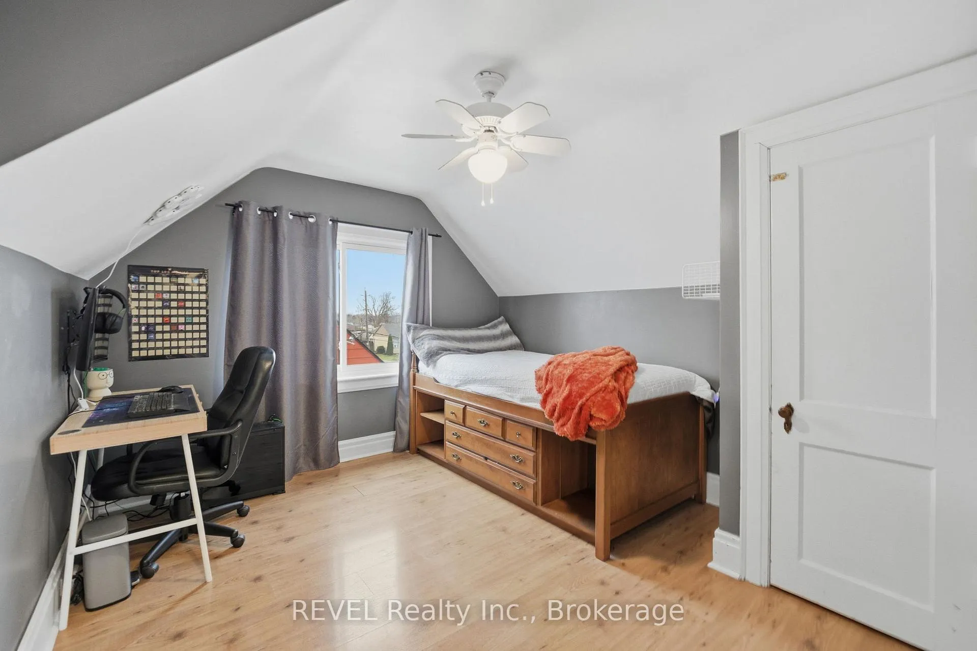 Photo 24 of 18 Lincoln Avenue, St. Catharines, Oakdale — HOMEH