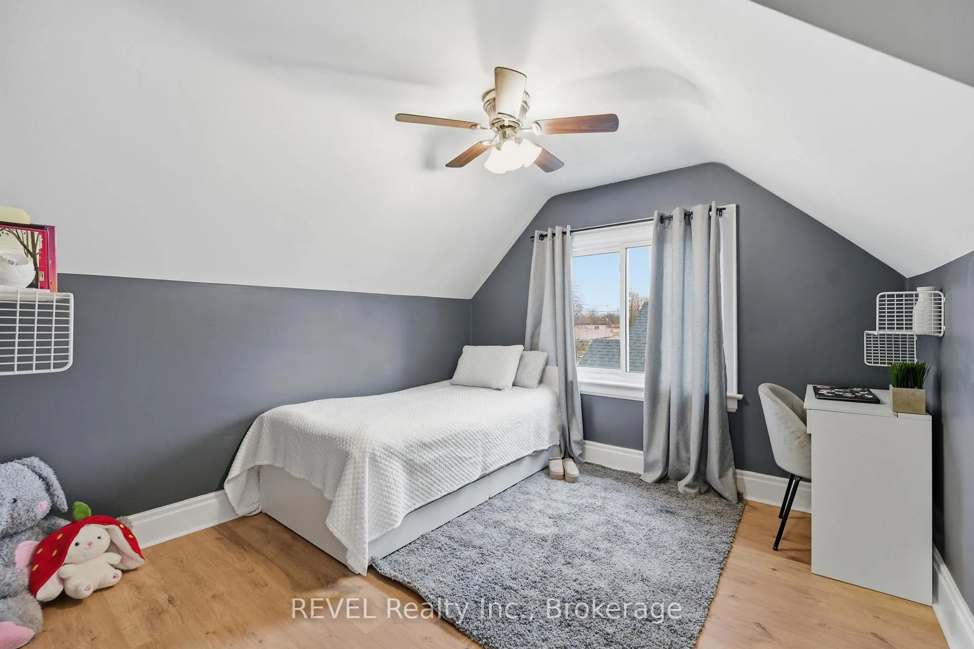 Photo 25 of 18 Lincoln Avenue, St. Catharines, Oakdale — HOMEH