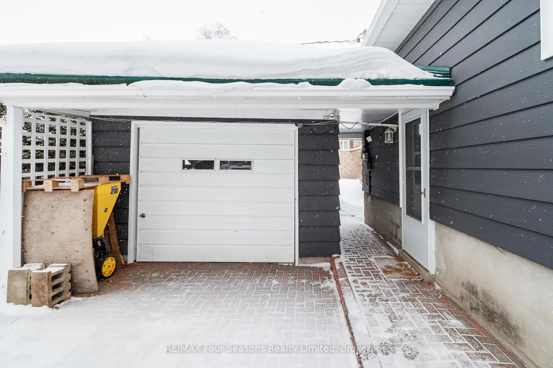 Photo 8 of 222 Charles Street, Clearview, Stayner — HOMEH