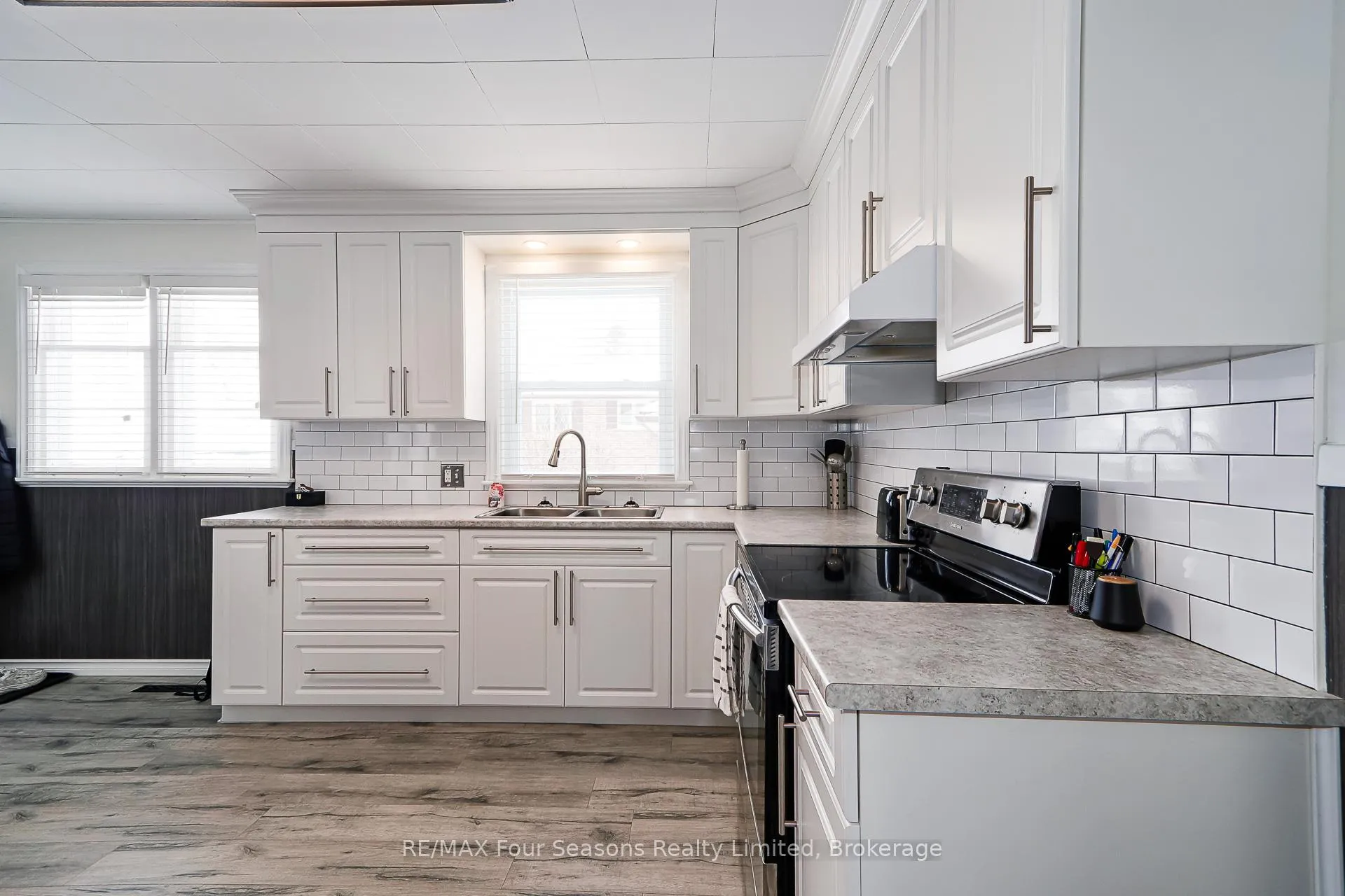 Photo 15 of 222 Charles Street, Clearview, Stayner — HOMEH