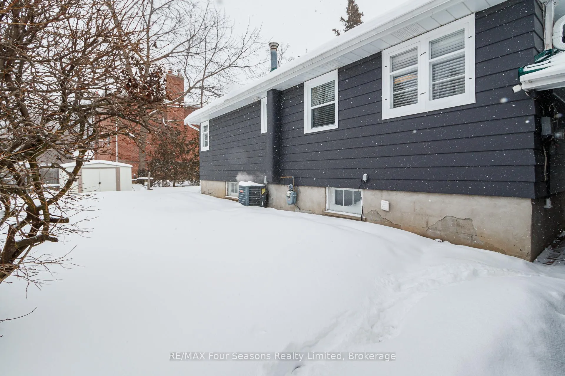 Photo 33 of 222 Charles Street, Clearview, Stayner — HOMEH