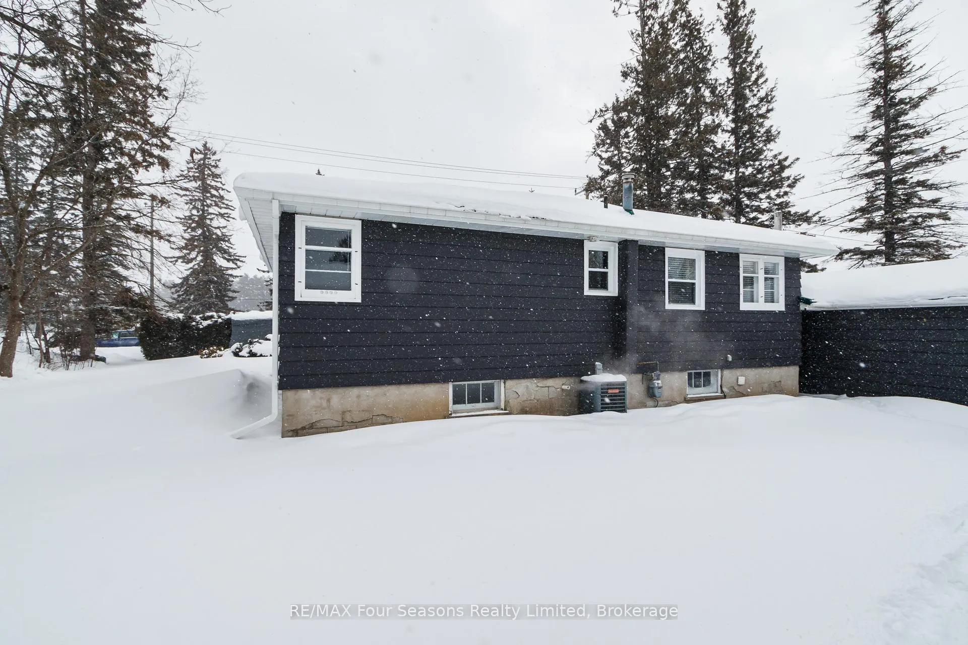 Photo 36 of 222 Charles Street, Clearview, Stayner — HOMEH