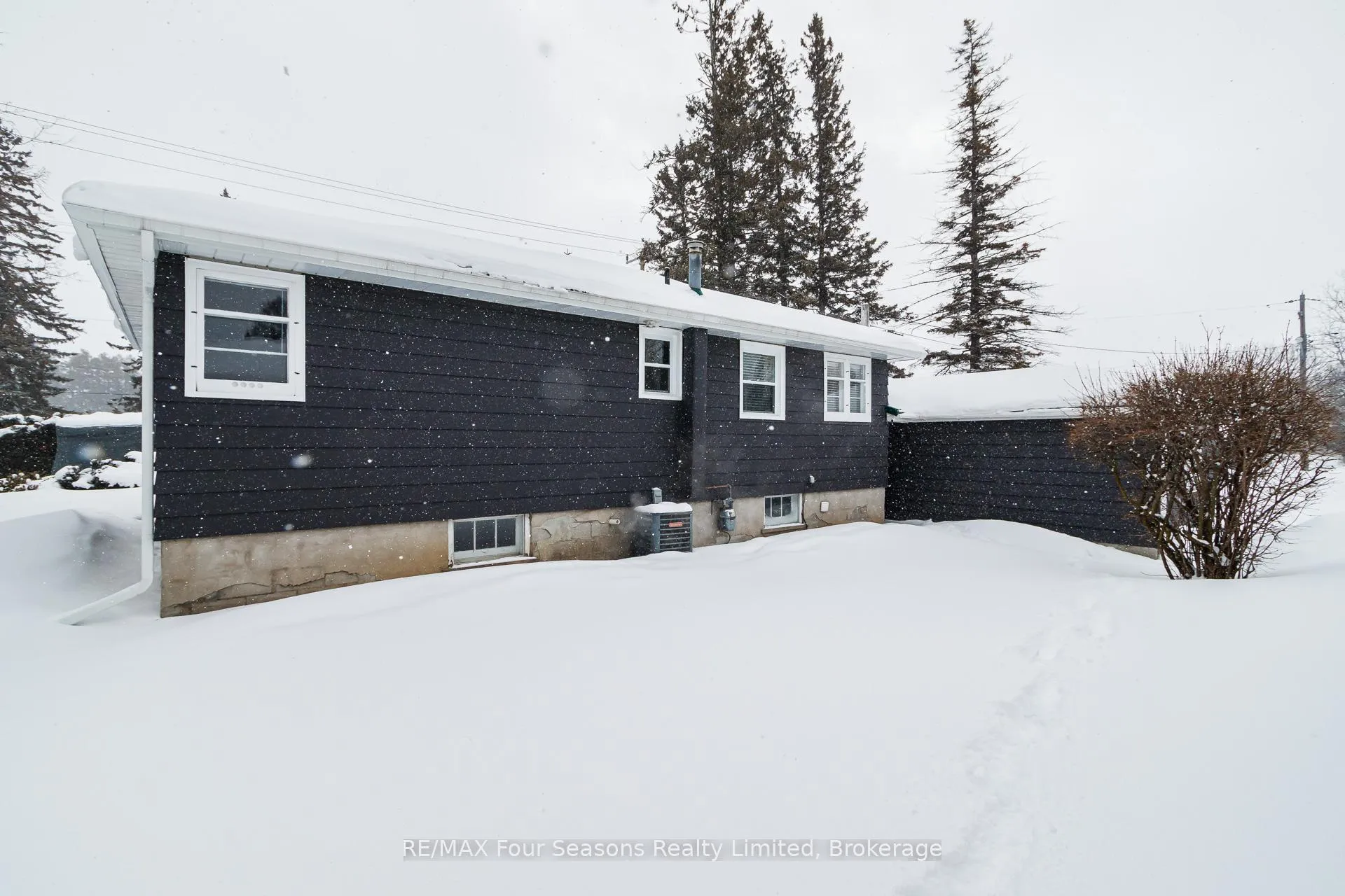 Photo 37 of 222 Charles Street, Clearview, Stayner — HOMEH