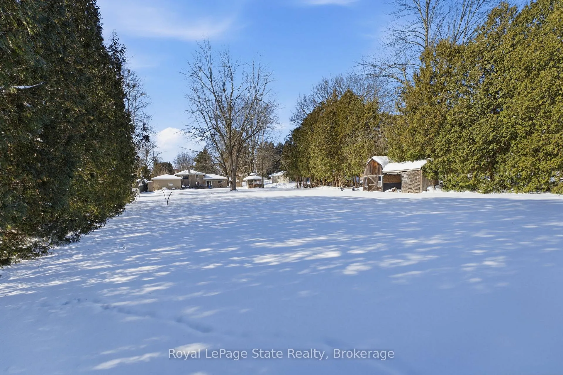Photo 4 of 34 Carey Street, Hamilton, Rural Flamborough — HOMEH